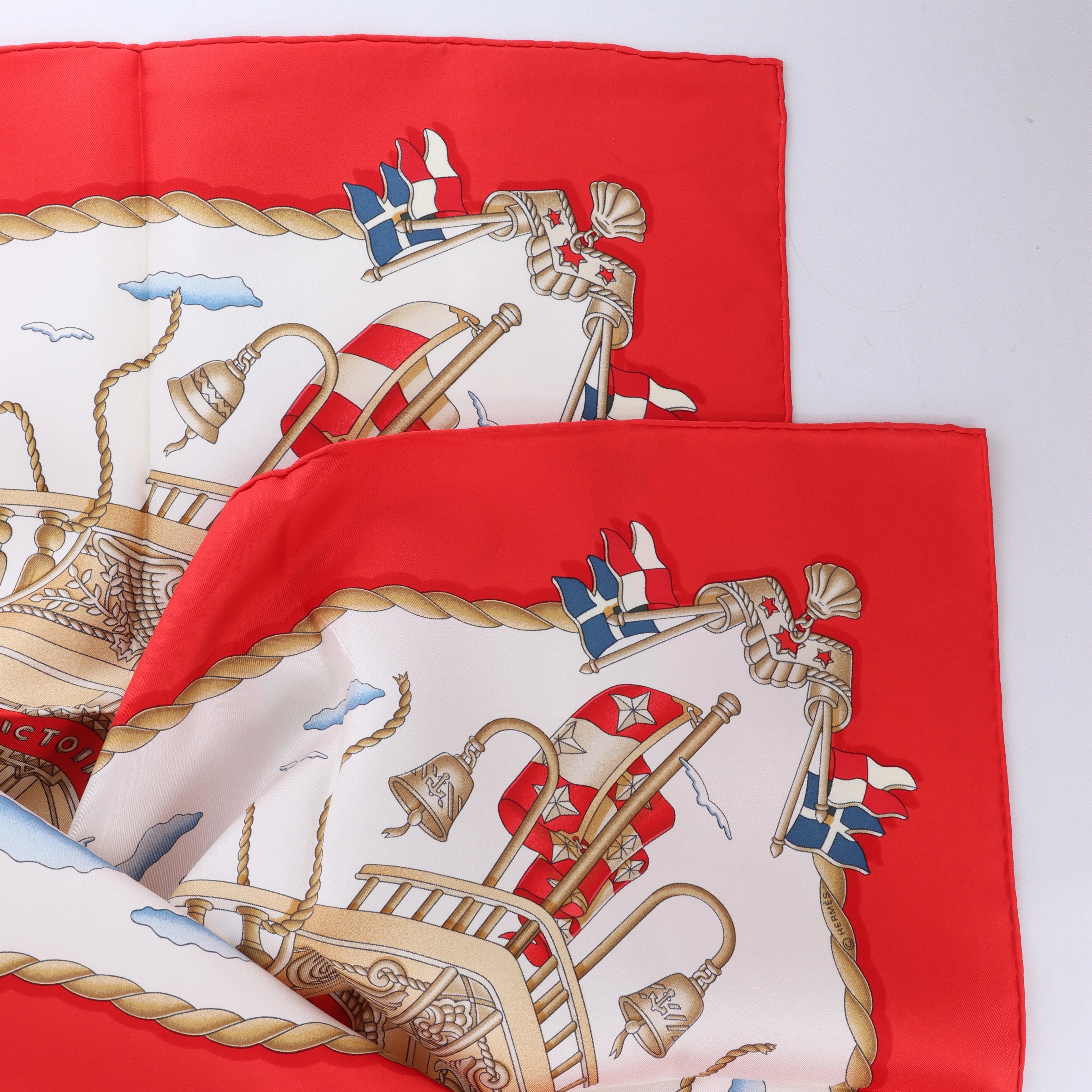 Hermès Carré 90 "Railing" Silk handkerchief in Red