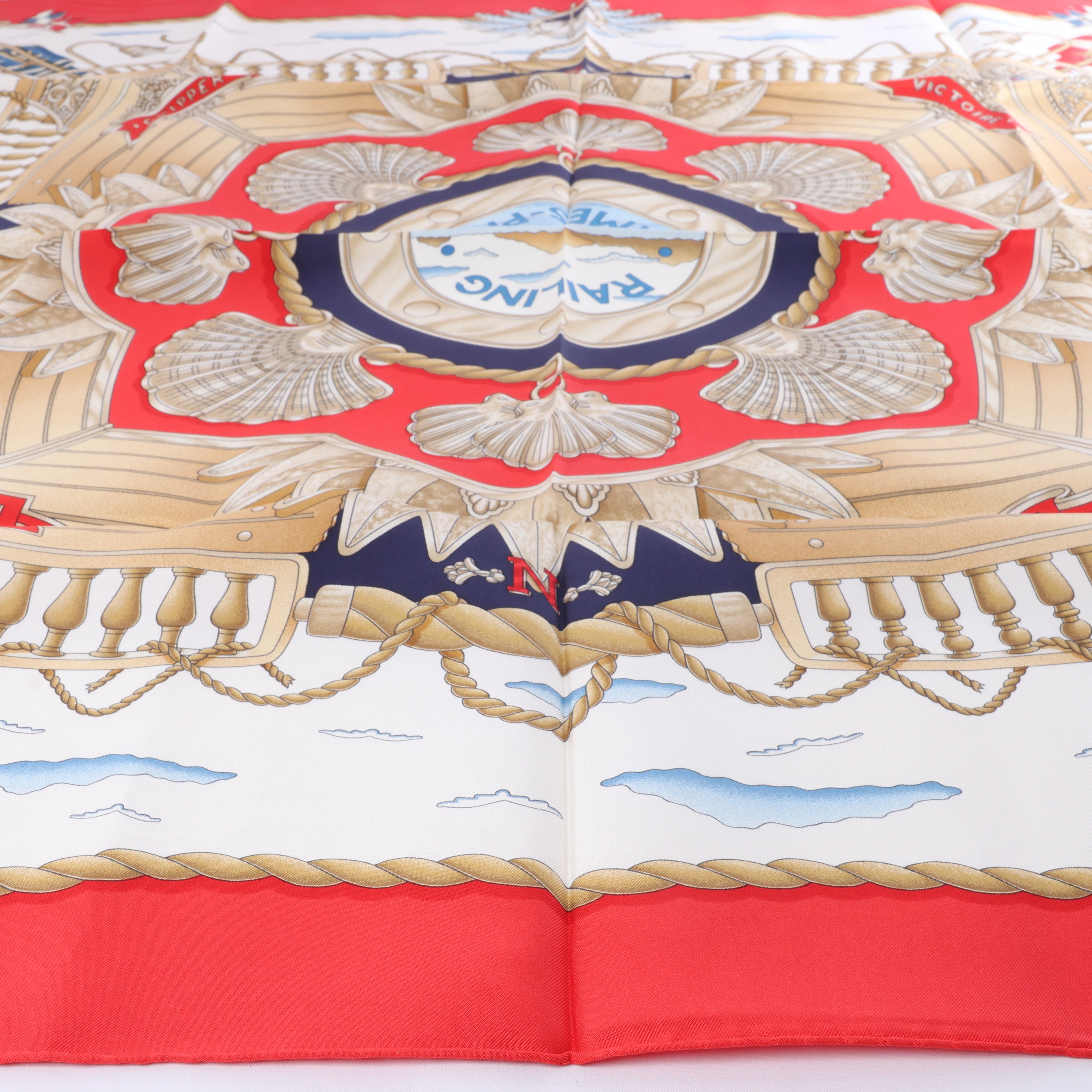 Hermès Carré 90 "Railing" Silk handkerchief in Red