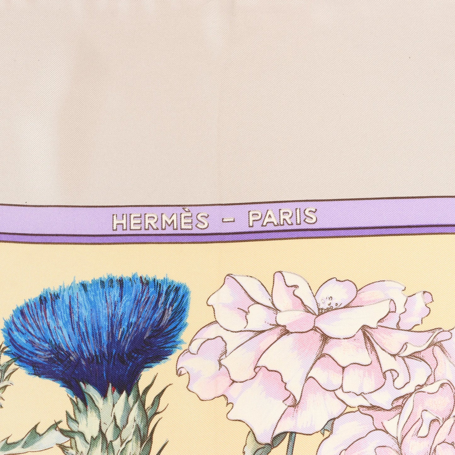 Mouchoir en soie Hermès Carré 90 « REGINA » beige