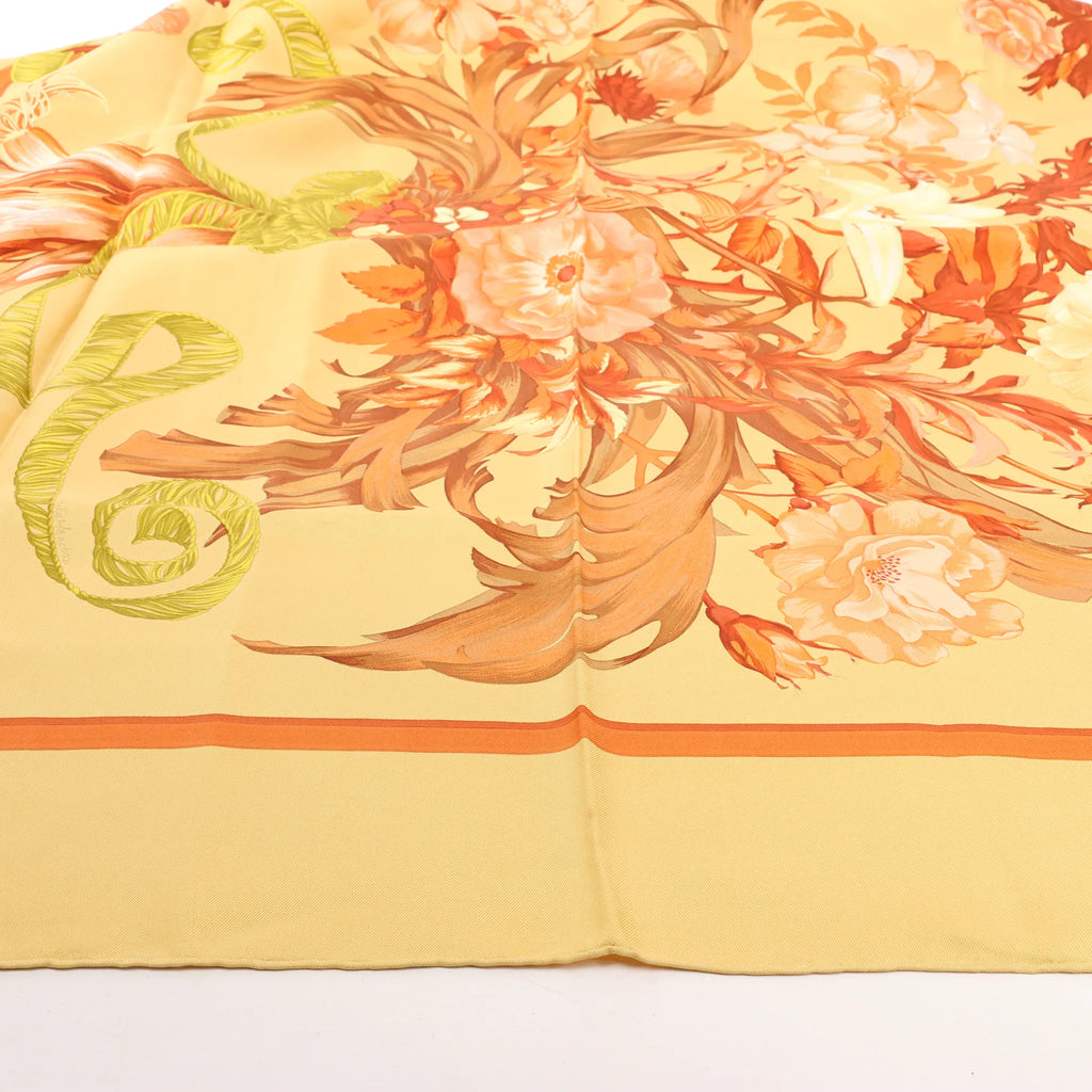 Hermès Carré 90 "REGINA" Silk handkerchief in Yellow