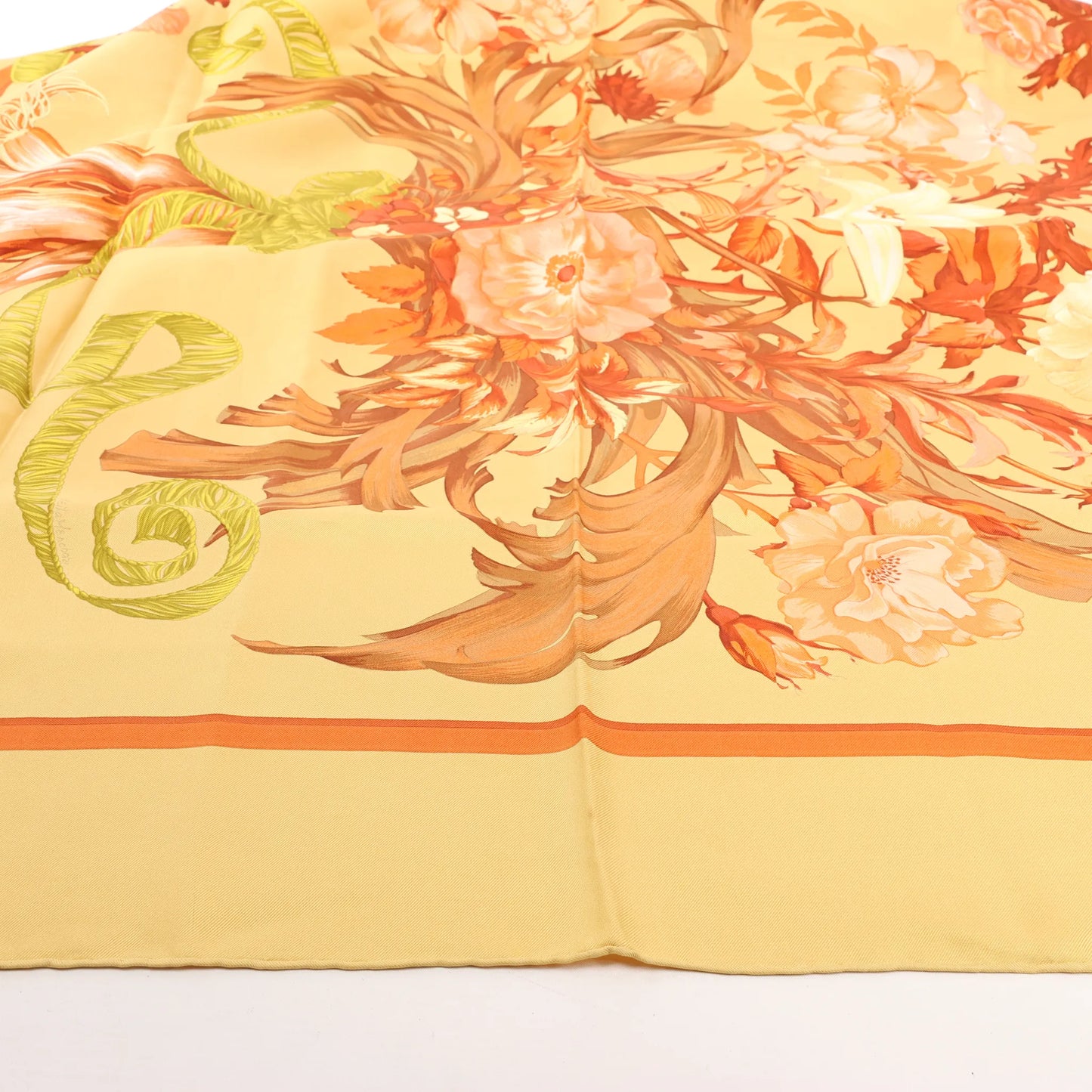 Hermès Carré 90 „REGINA“ Seidentaschentuch in Gelb