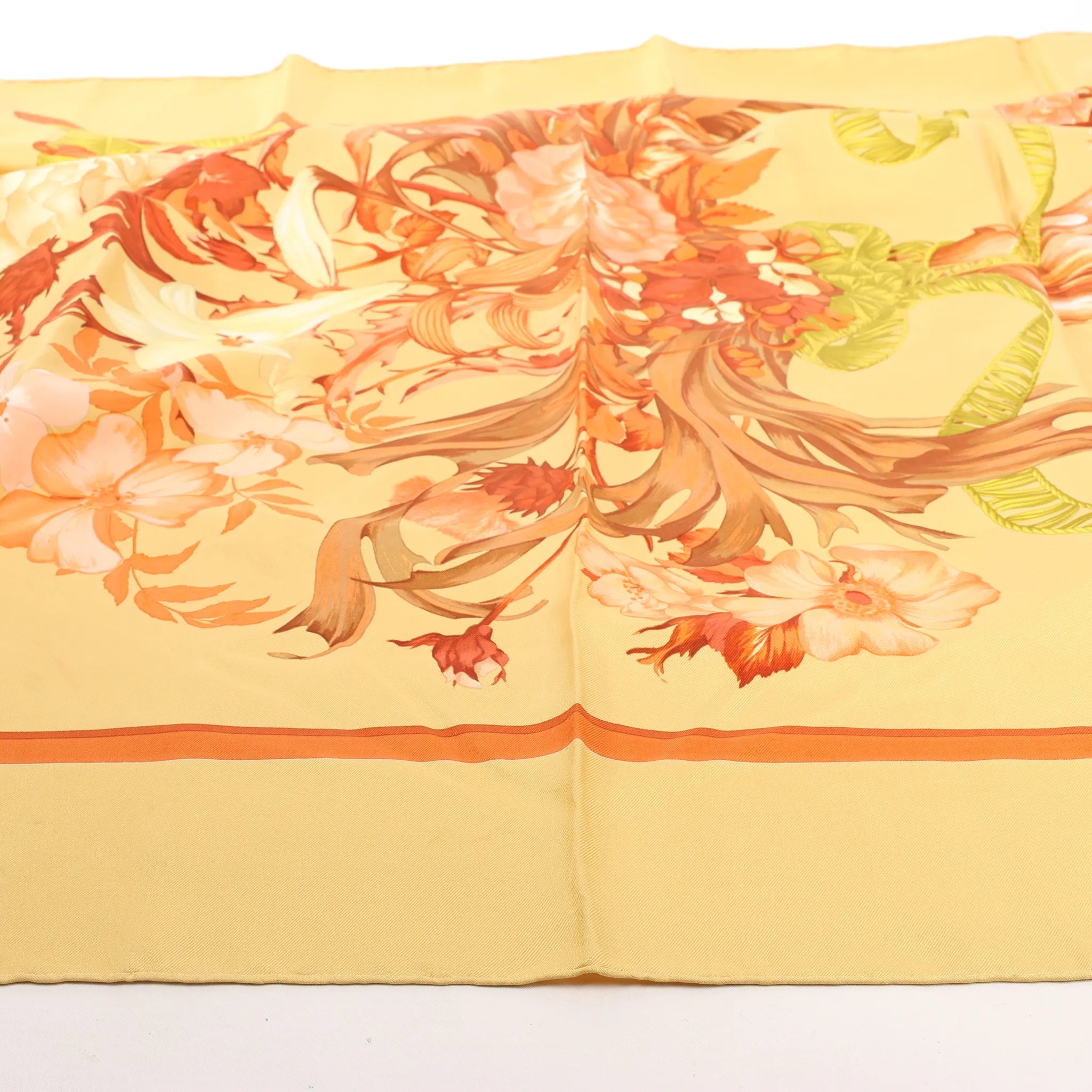 Hermès Carré 90 "REGINA" Silk handkerchief in Yellow