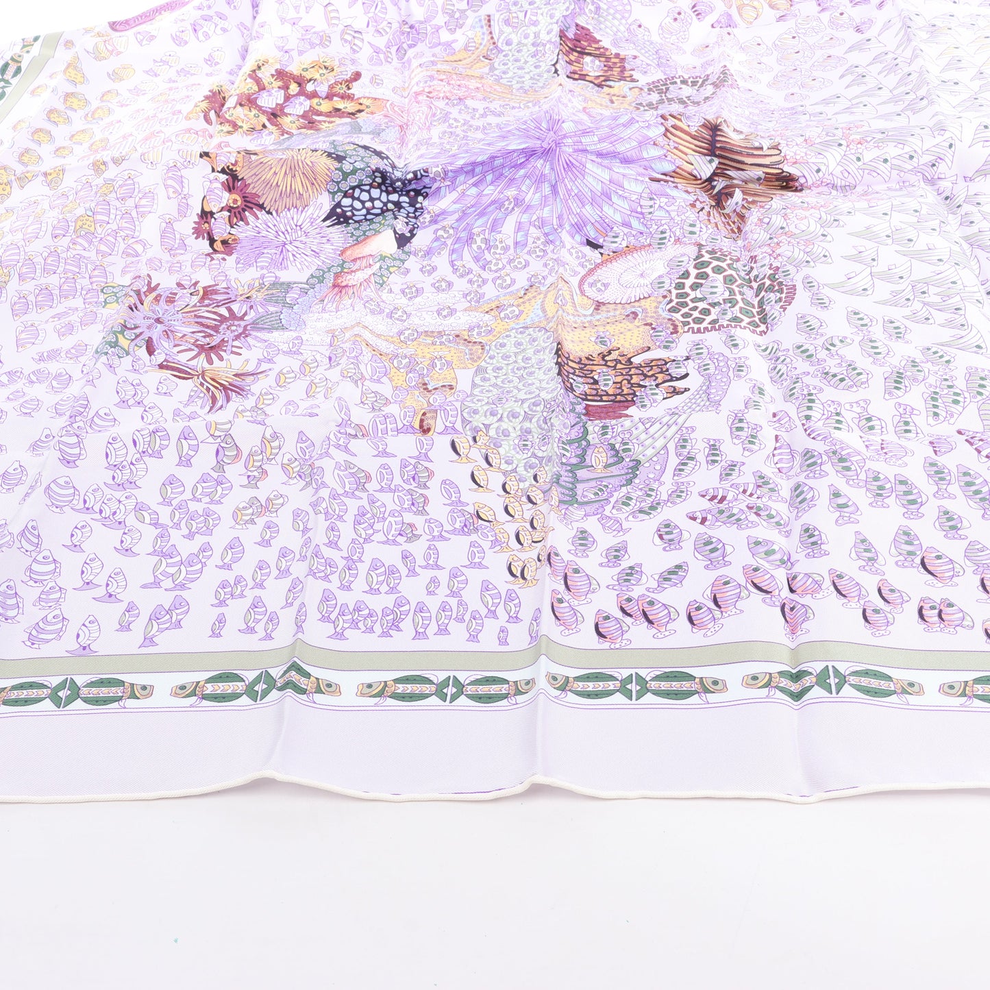 Hermès Carré 90 "RENCONTRE OCEANE" Silk handkerchief in Purple