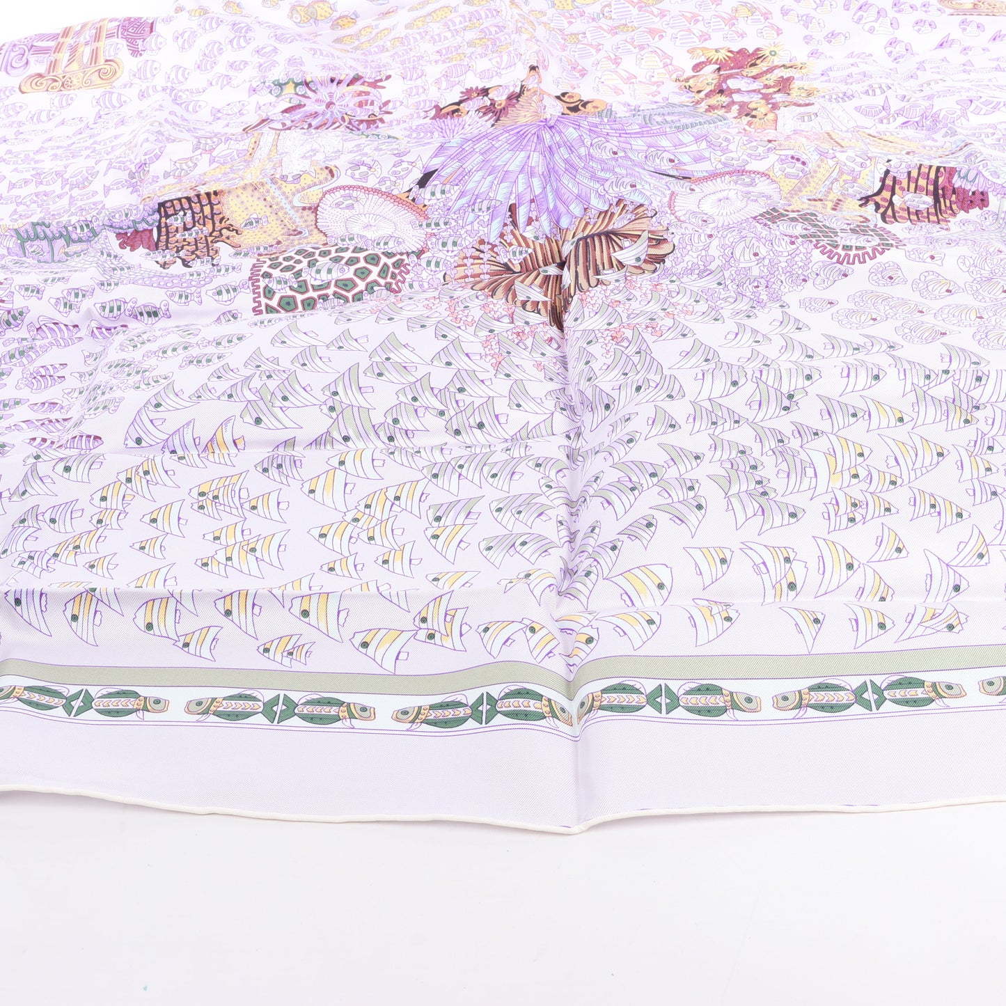 Hermès Carré 90 "RENCONTRE OCEANE" Silk handkerchief in Purple