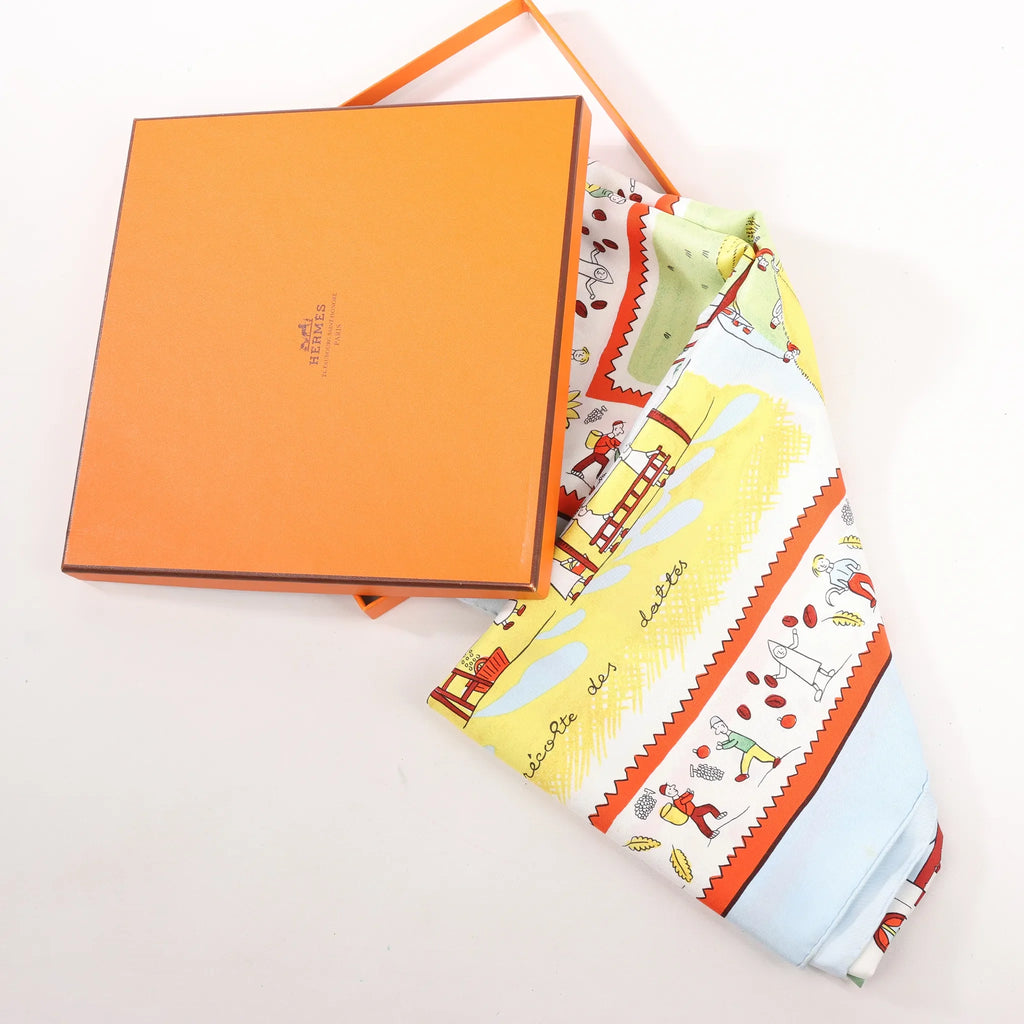 Hermès Carré 90 "RETOUR A LA TERRE" Silk handkerchief in Light Blue
