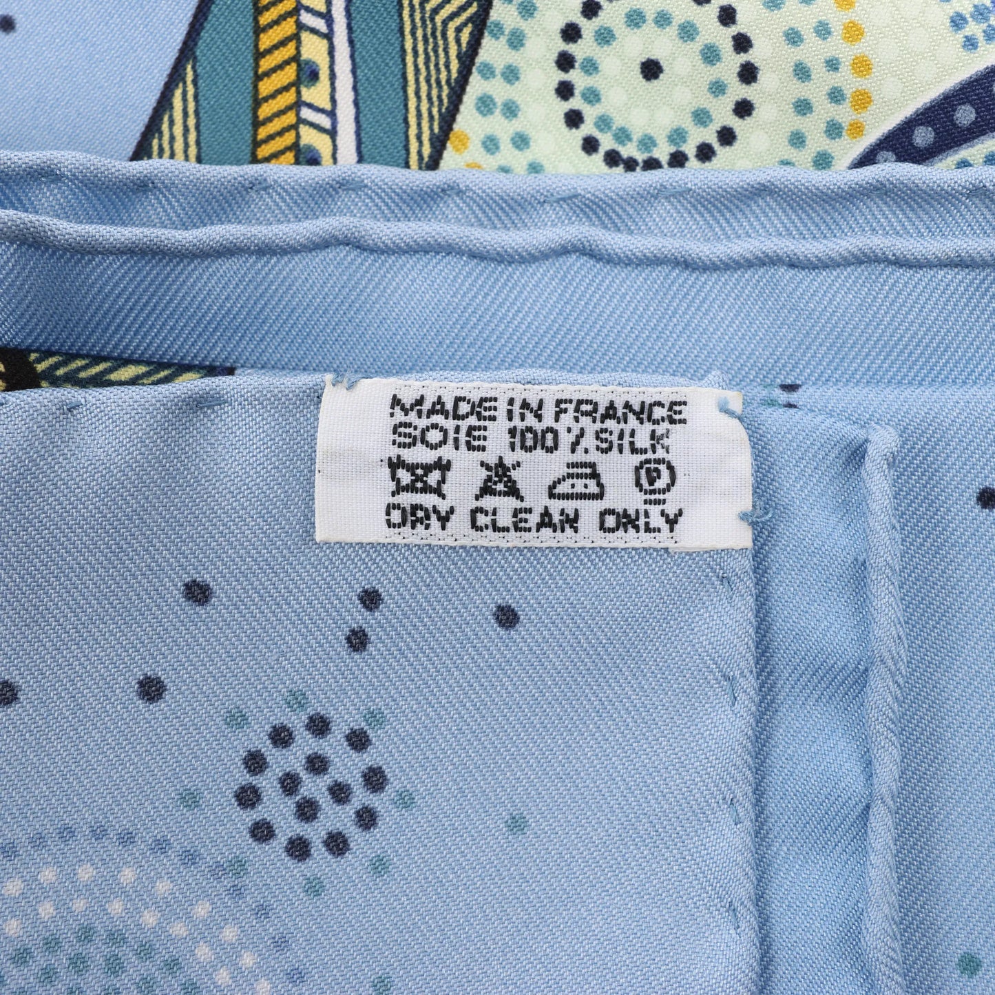 Hermès Carré 90 "REVE D’AUSTRALIE" Silk handkerchief in Blue