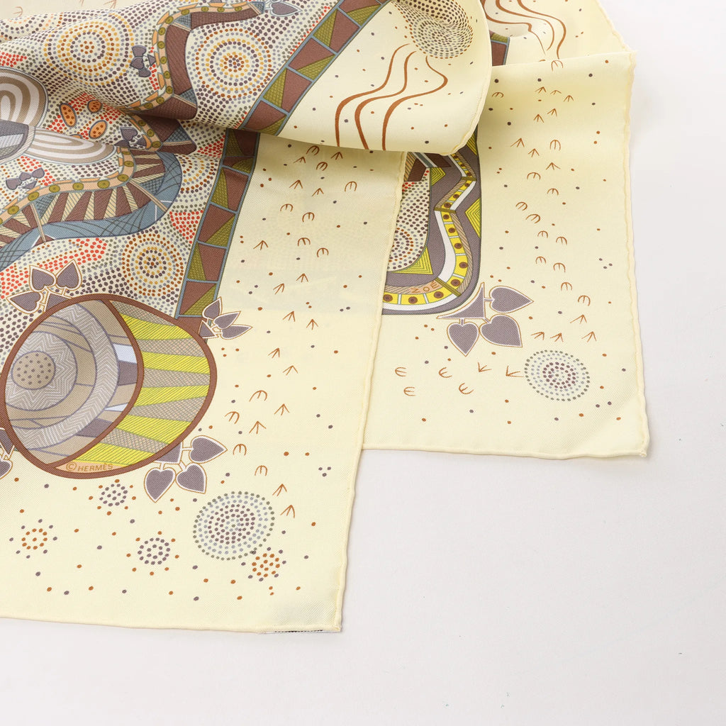 Hermès Carré 90 "REVE D’AUSTRALIE" Silk handkerchief in Beige