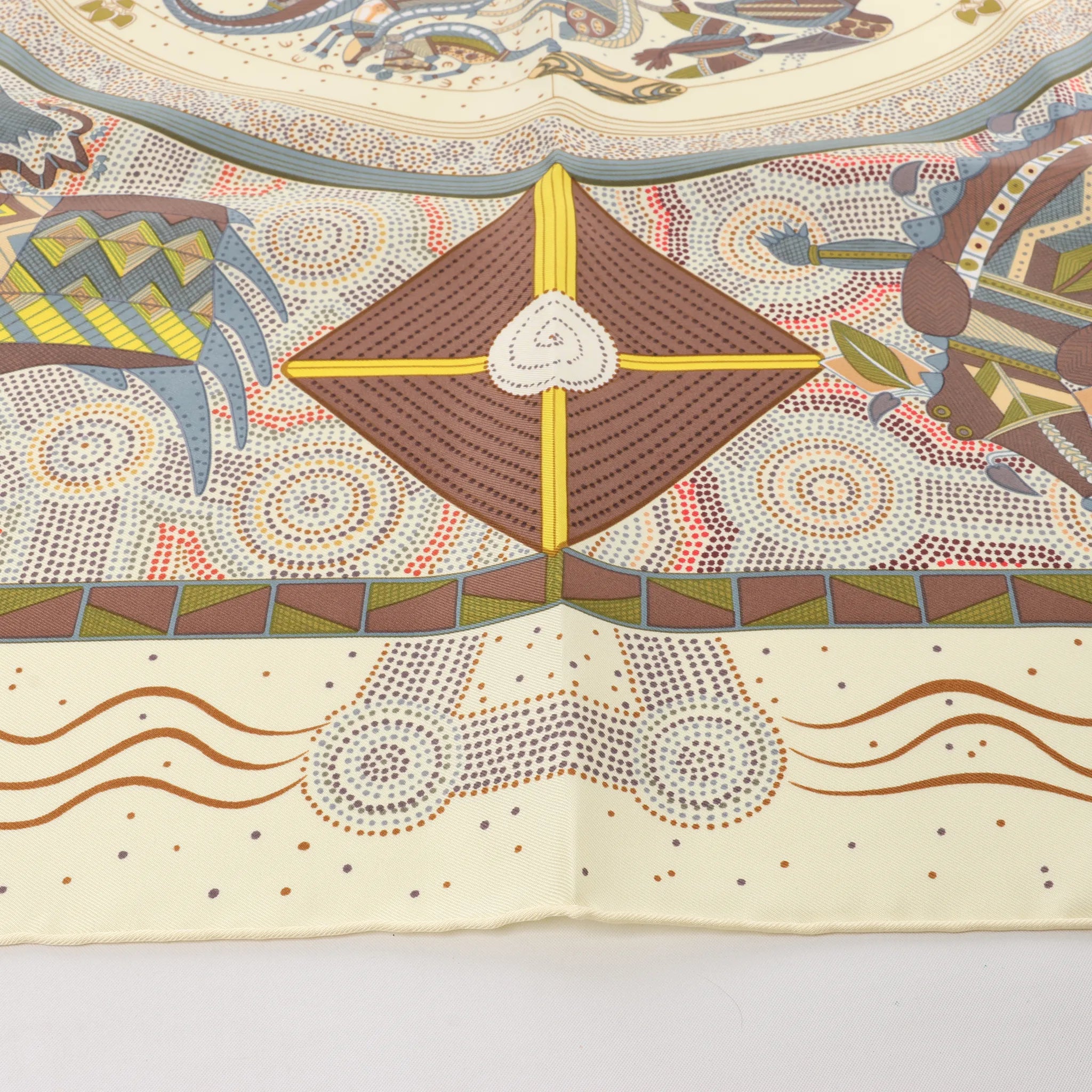 Hermès Carré 90 "REVE D’AUSTRALIE" Silk handkerchief in Beige