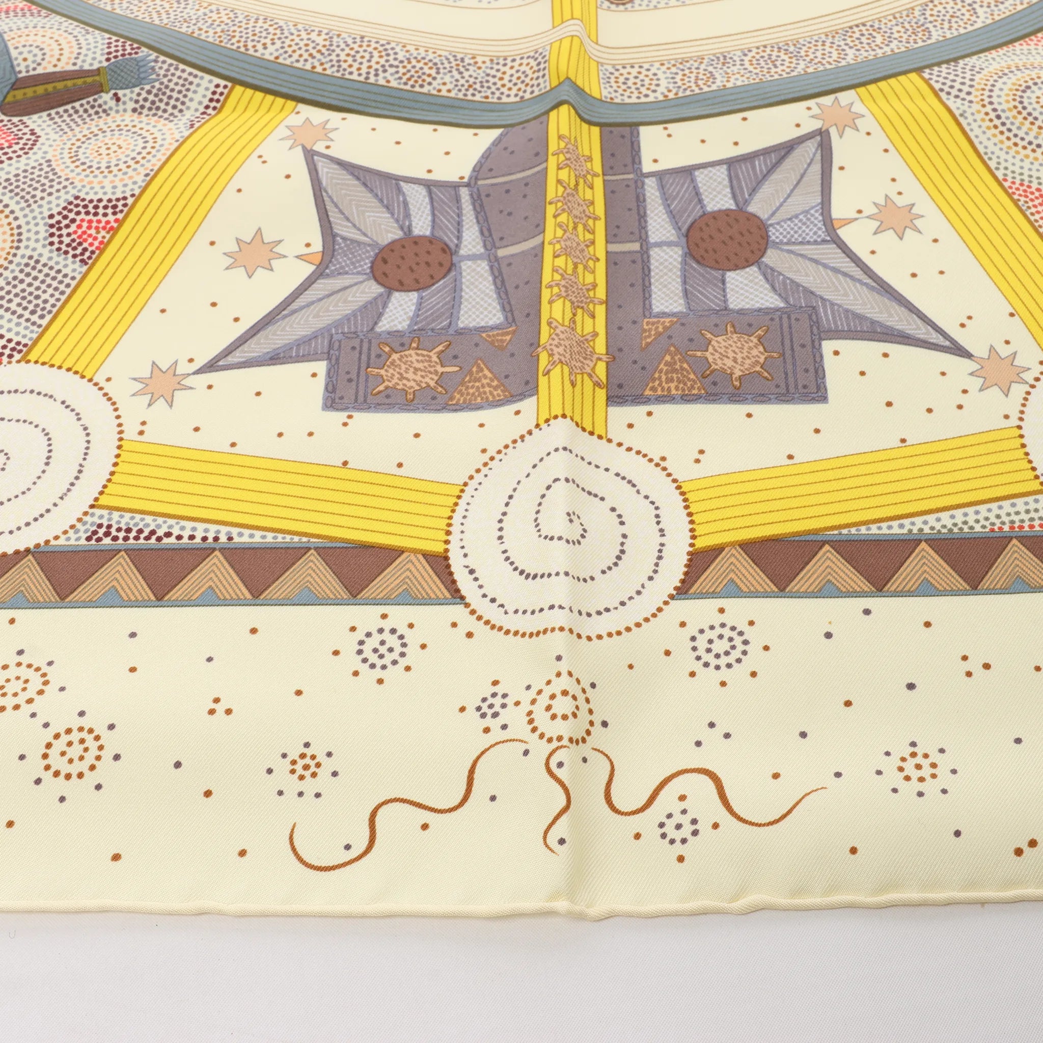 Hermès Carré 90 "REVE D’AUSTRALIE" Silk handkerchief in Beige