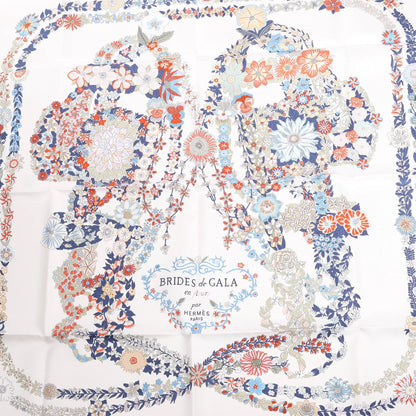 Hermès Carré 90 "BRIDES DE GALA EN FLEURS" Silk handkerchief in Beige