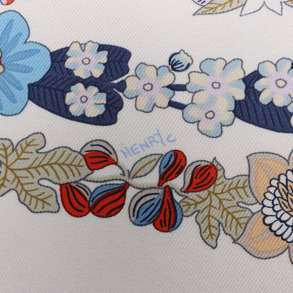 Hermès Carré 90 "BRIDES DE GALA EN FLEURS" Silk handkerchief in Beige