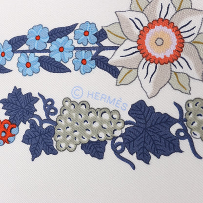 Hermès Carré 90 "BRIDES DE GALA EN FLEURS" Silk handkerchief in Beige