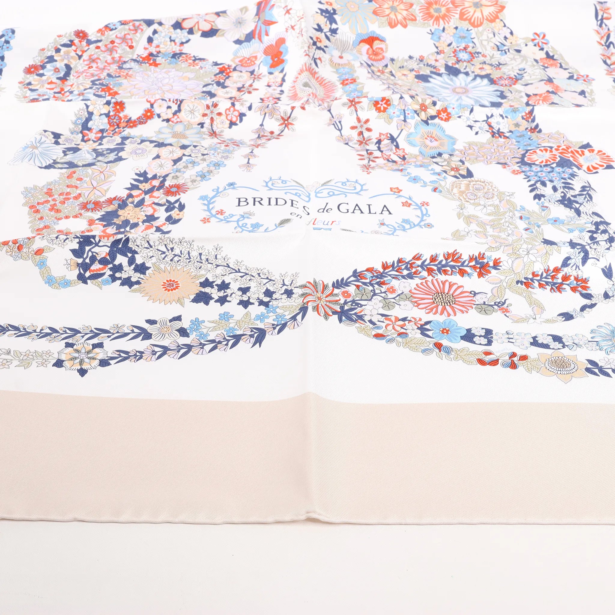 Hermès Carré 90 "BRIDES DE GALA EN FLEURS" Silk handkerchief in Beige