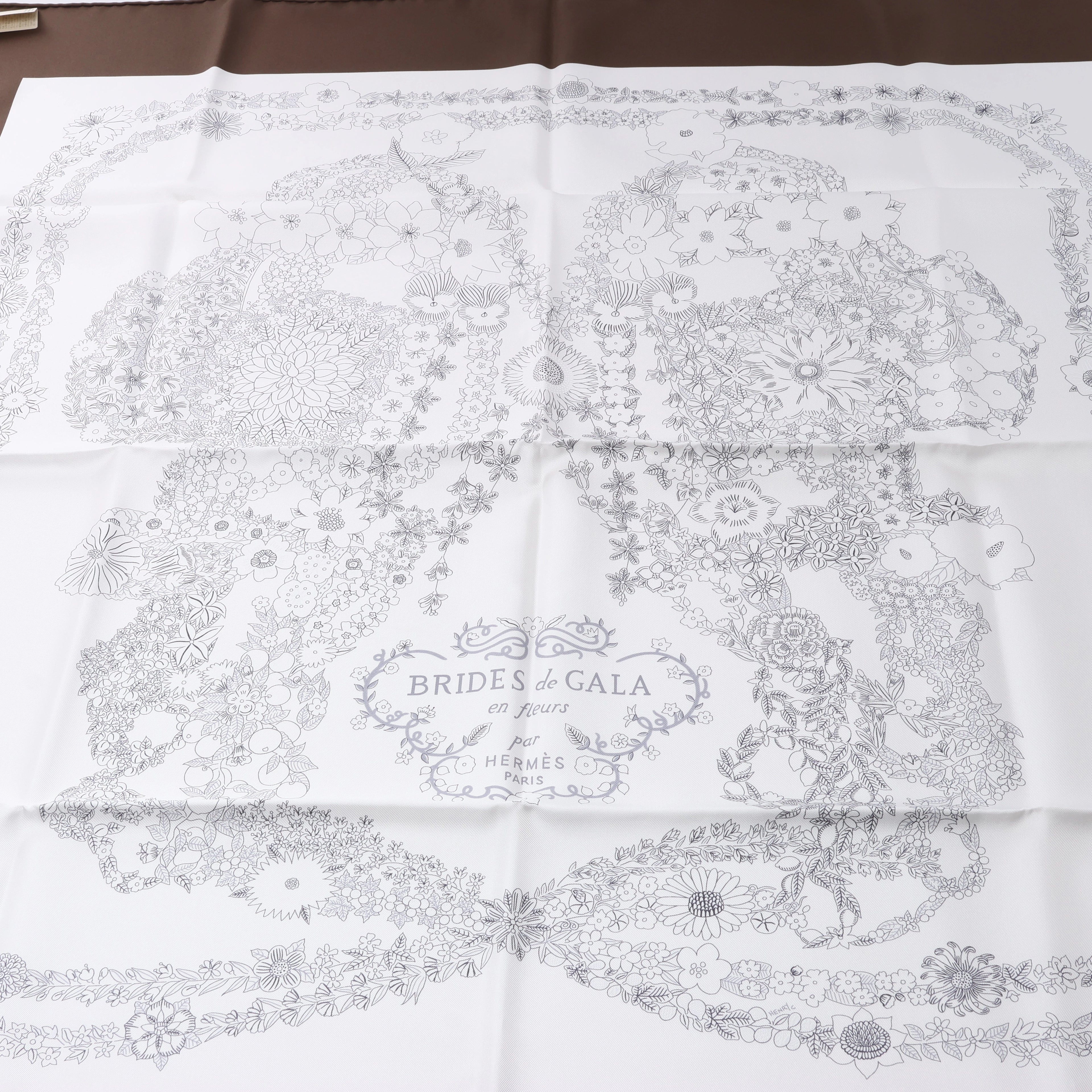 Hermès Pañuelo Carré 90 "RIDES DE GALA EN FLEURS" 100% Seda en Beige