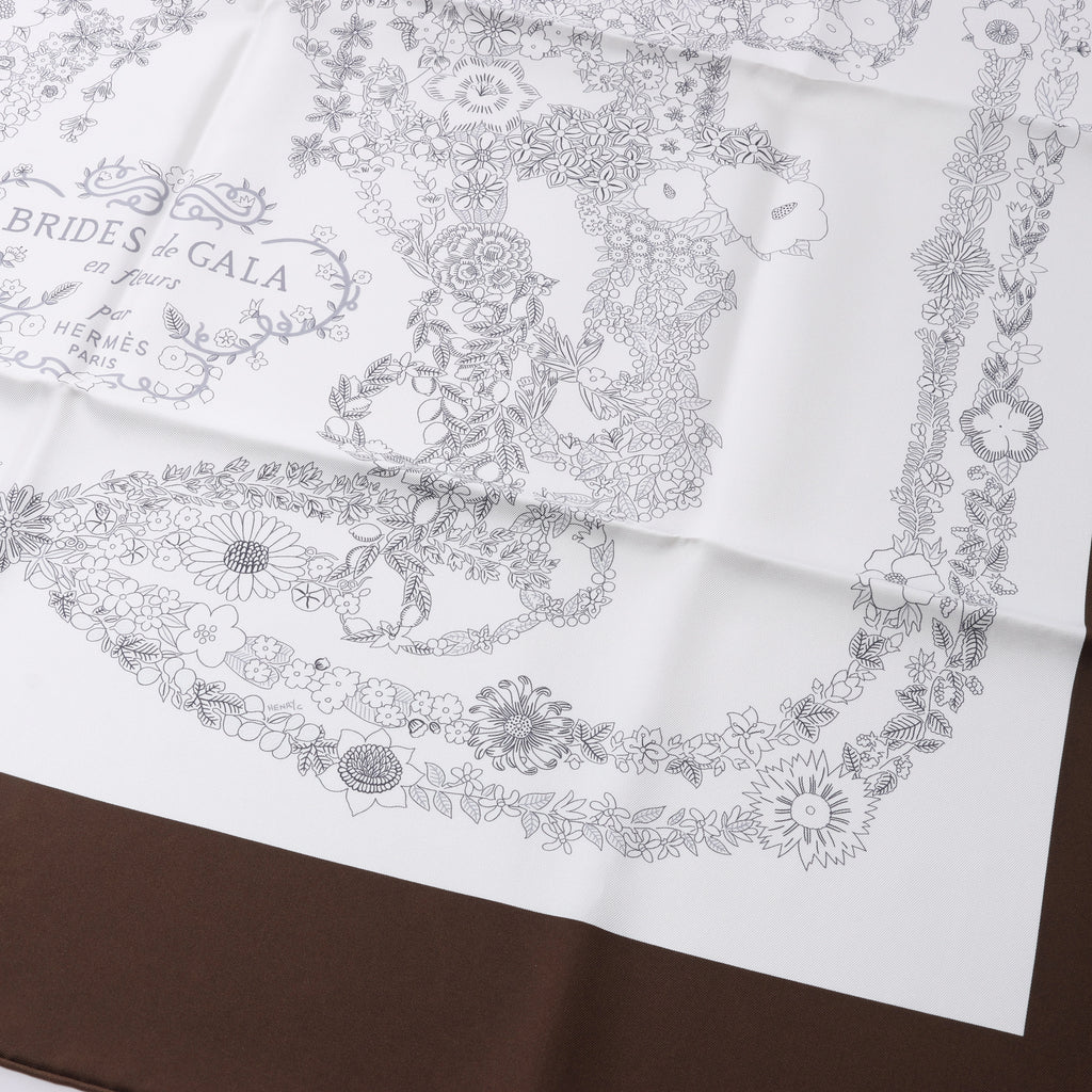 Hermès Pañuelo Carré 90 "RIDES DE GALA EN FLEURS" 100% Seda en Beige
