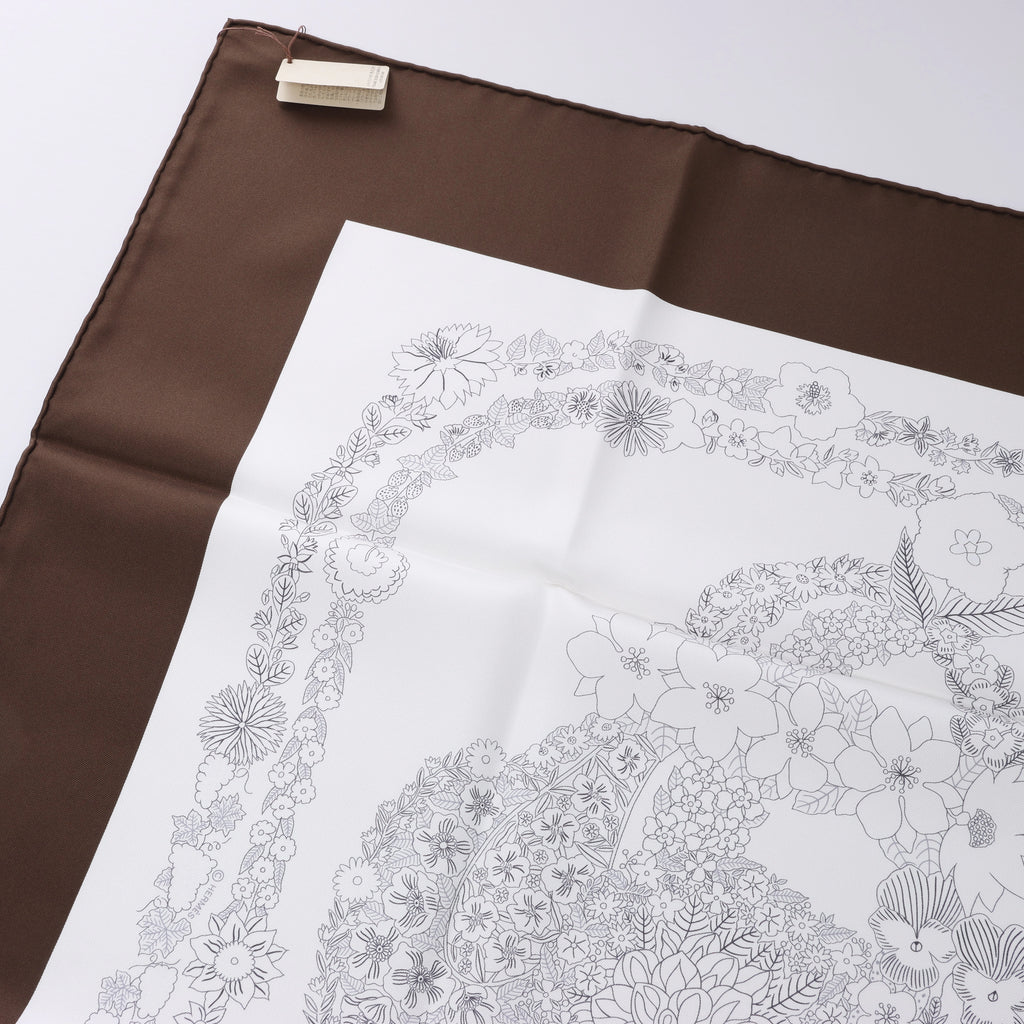 Hermès Pañuelo Carré 90 "RIDES DE GALA EN FLEURS" 100% Seda en Beige