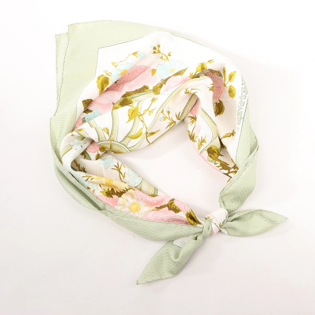 Hermès Carré 90 "ROMANTIQUE" Silk handkerchief in Green