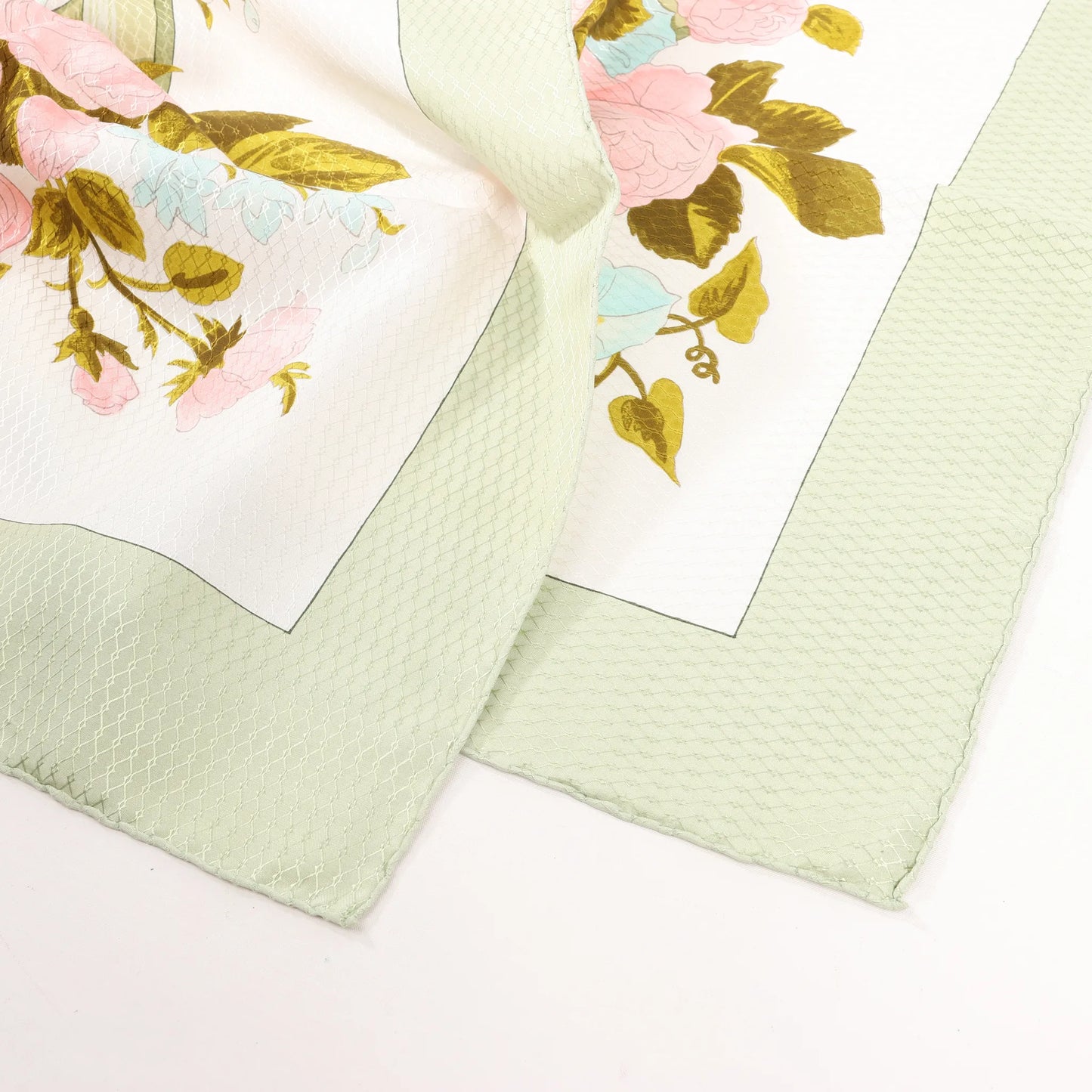 Hermès Carré 90 „ROMANTIQUE“ Seidentaschentuch in Grün