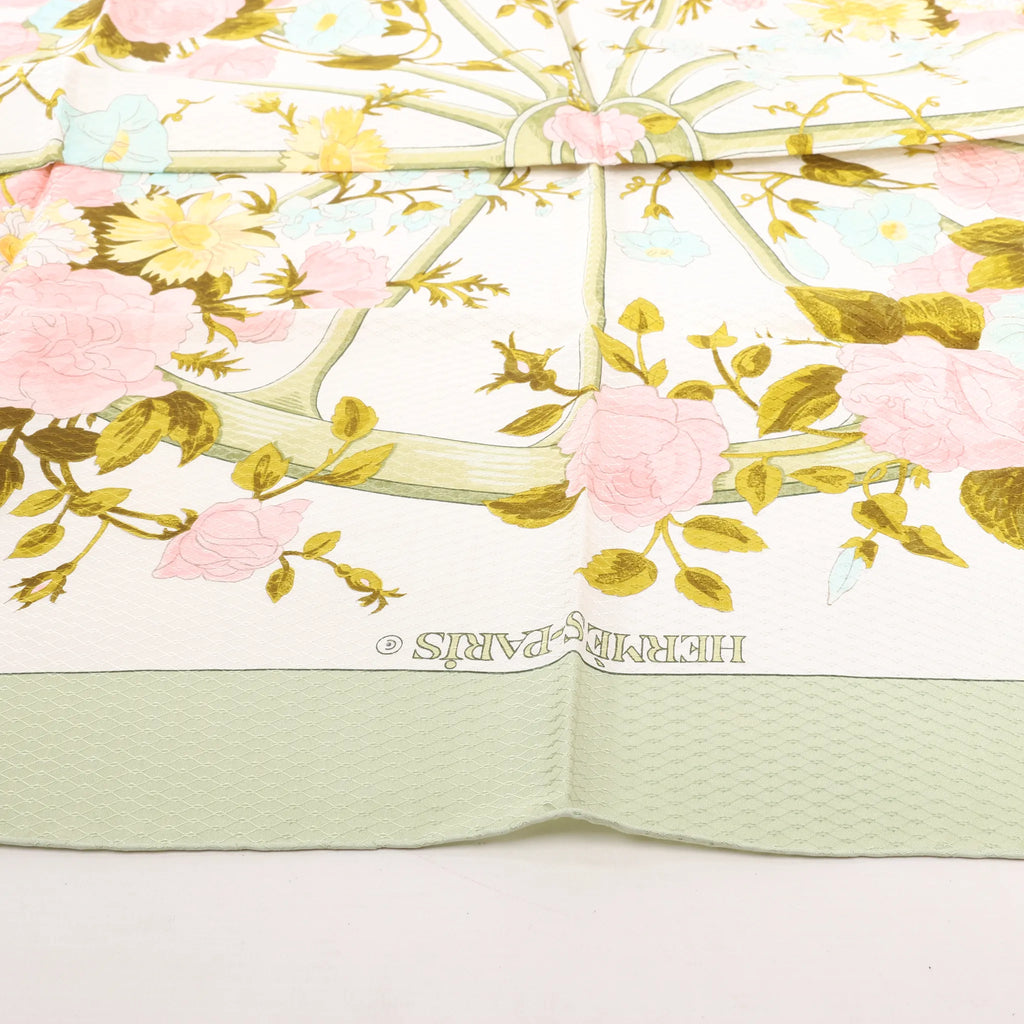Hermès Carré 90 "ROMANTIQUE" Silk handkerchief in Green