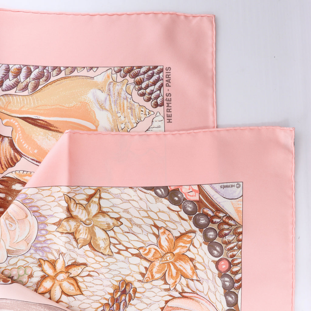 Hermès Carré 90 "Rocaille shells" Silk handkerchief in Pink