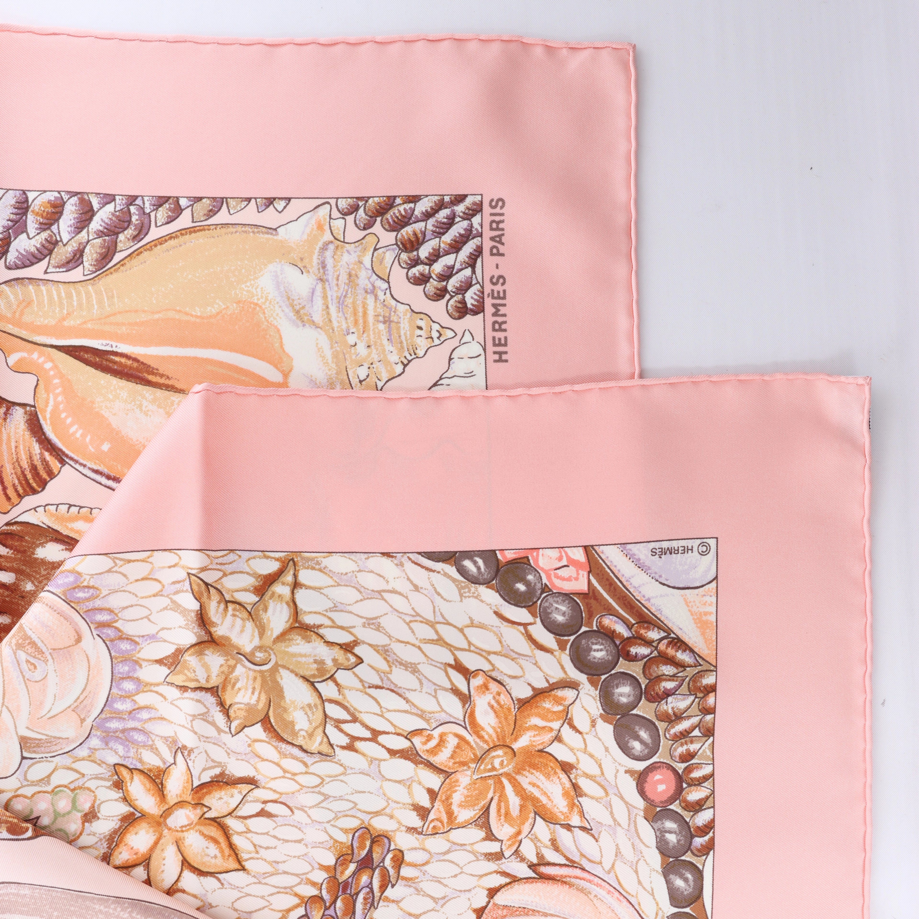 Hermès Carré 90 "Rocaille shells" Silk handkerchief in Pink