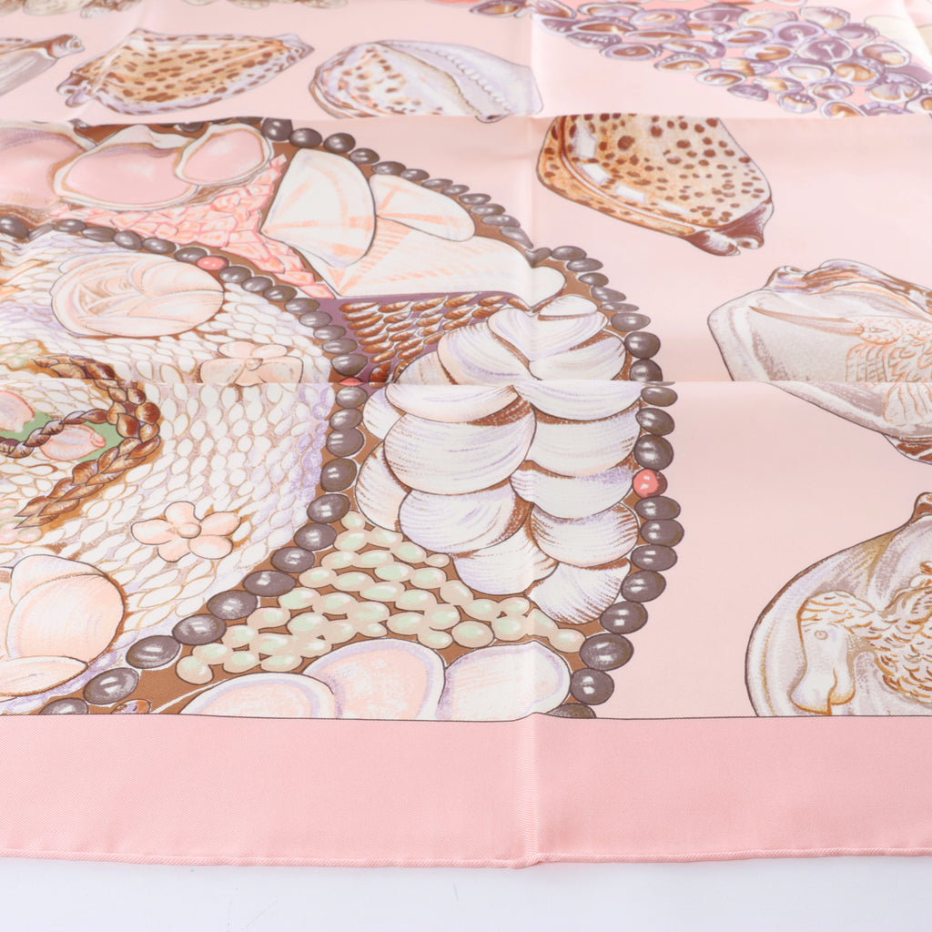 Hermès Carré 90 "Rocaille shells" Silk handkerchief in Pink