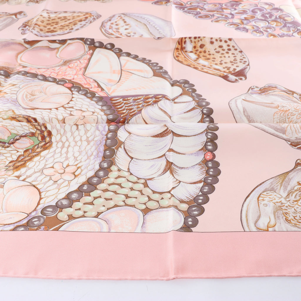 Hermès Carré 90 "Rocaille shells" Silk handkerchief in Pink