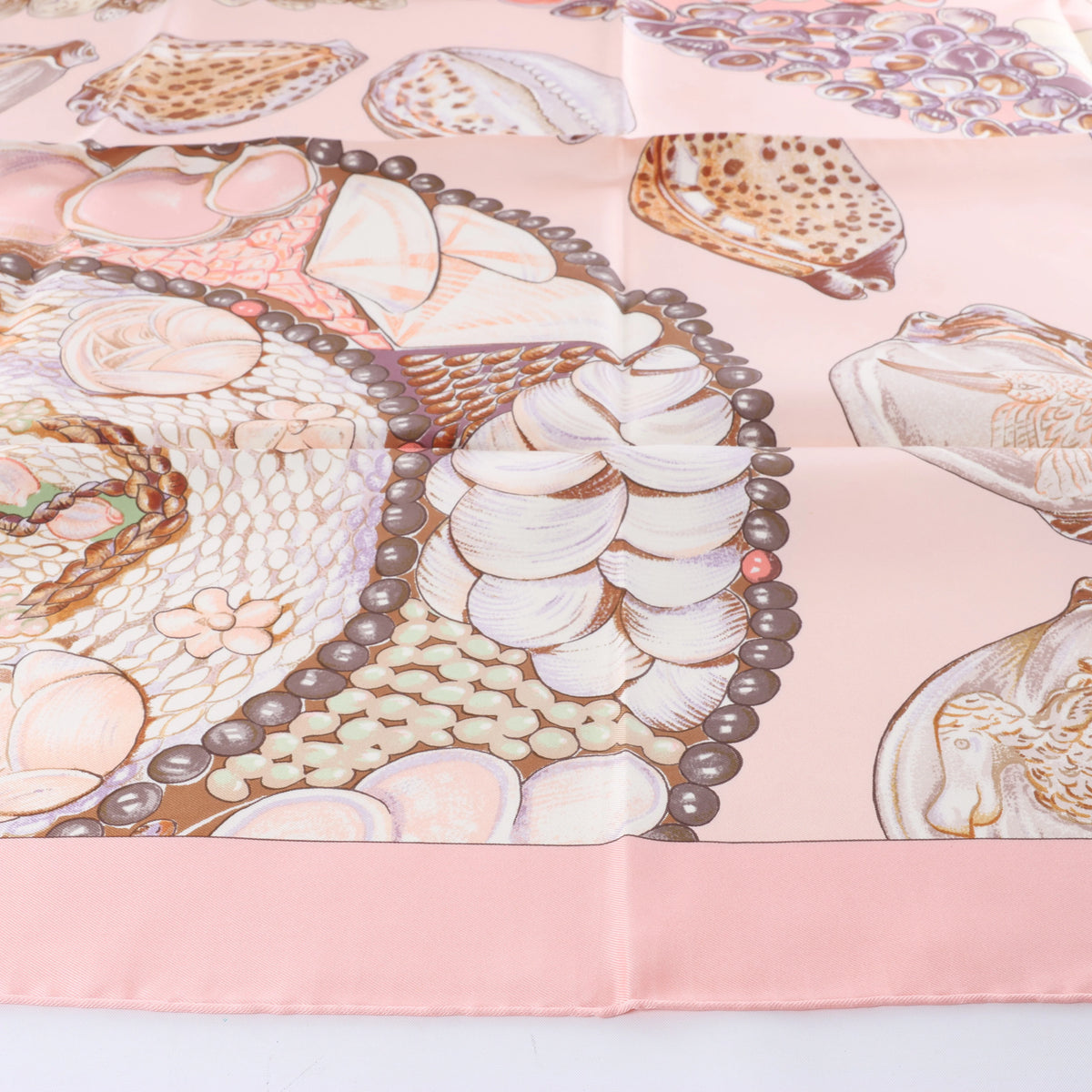 Hermès Carré 90 "Rocaille shells" Silk handkerchief in Pink