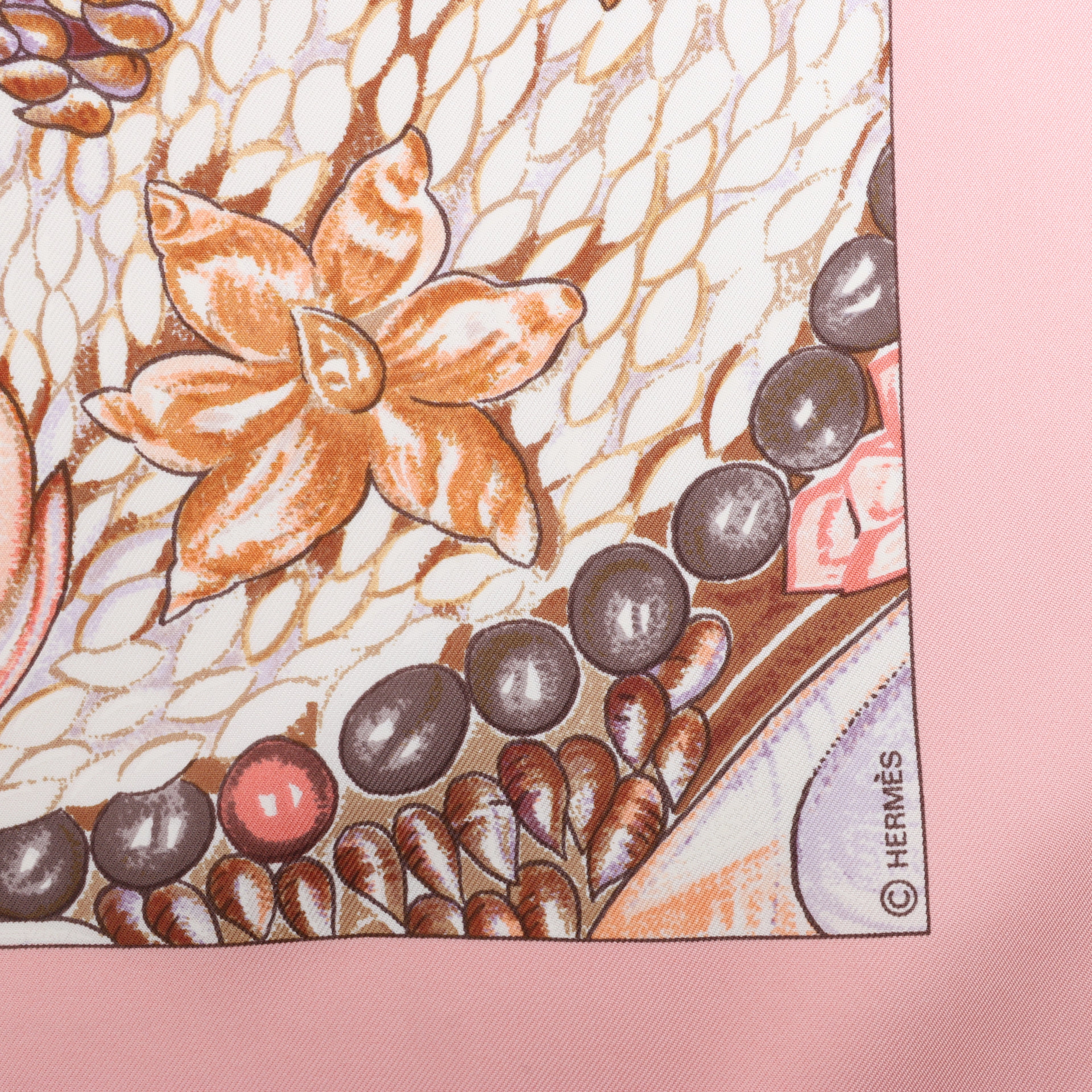 Hermès Carré 90 "Rocaille shells" Silk handkerchief in Pink