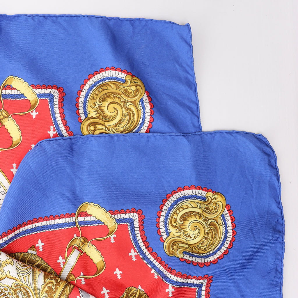 Hermès Carré 90 "SELLES A HOUSSE" Scarf Silk in Blue x Red
