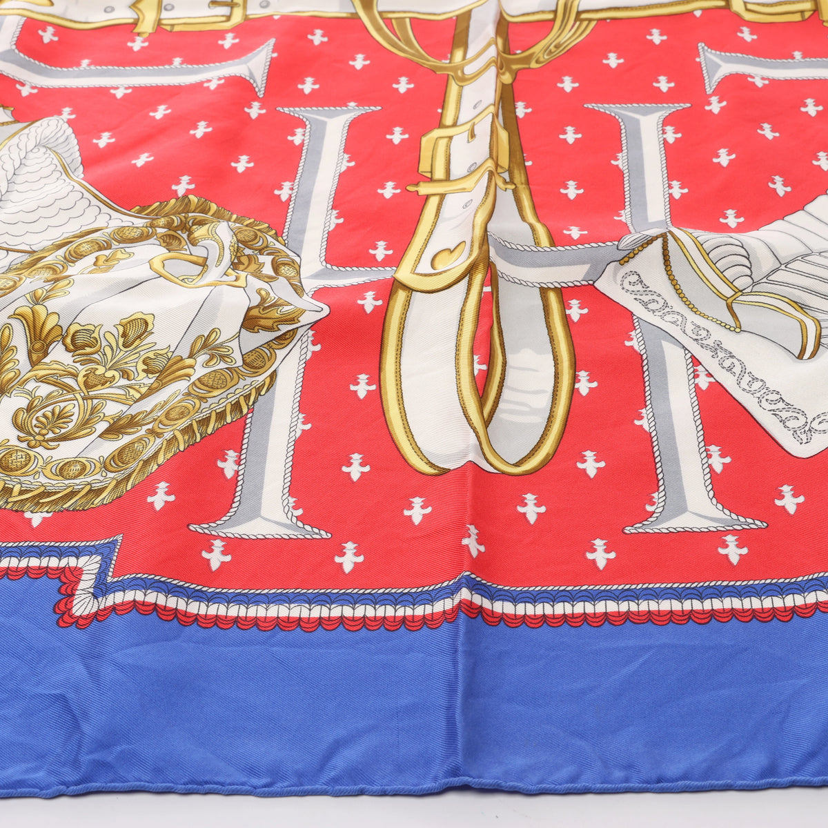 Hermès Carré 90 "SELLES A HOUSSE" Scarf Silk in Blue x Red