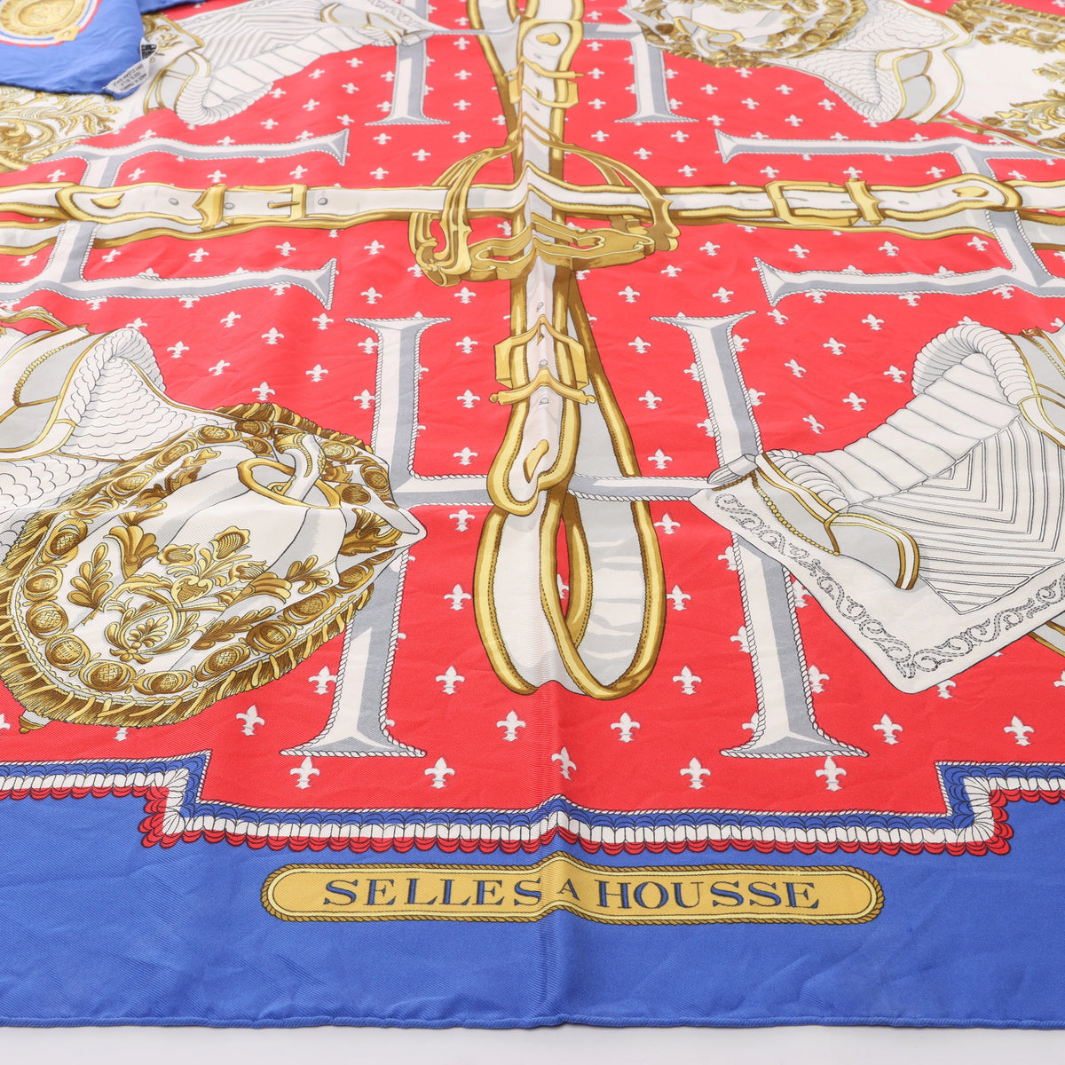 Hermès Carré 90 "SELLES A HOUSSE" Scarf Silk in Blue x Red