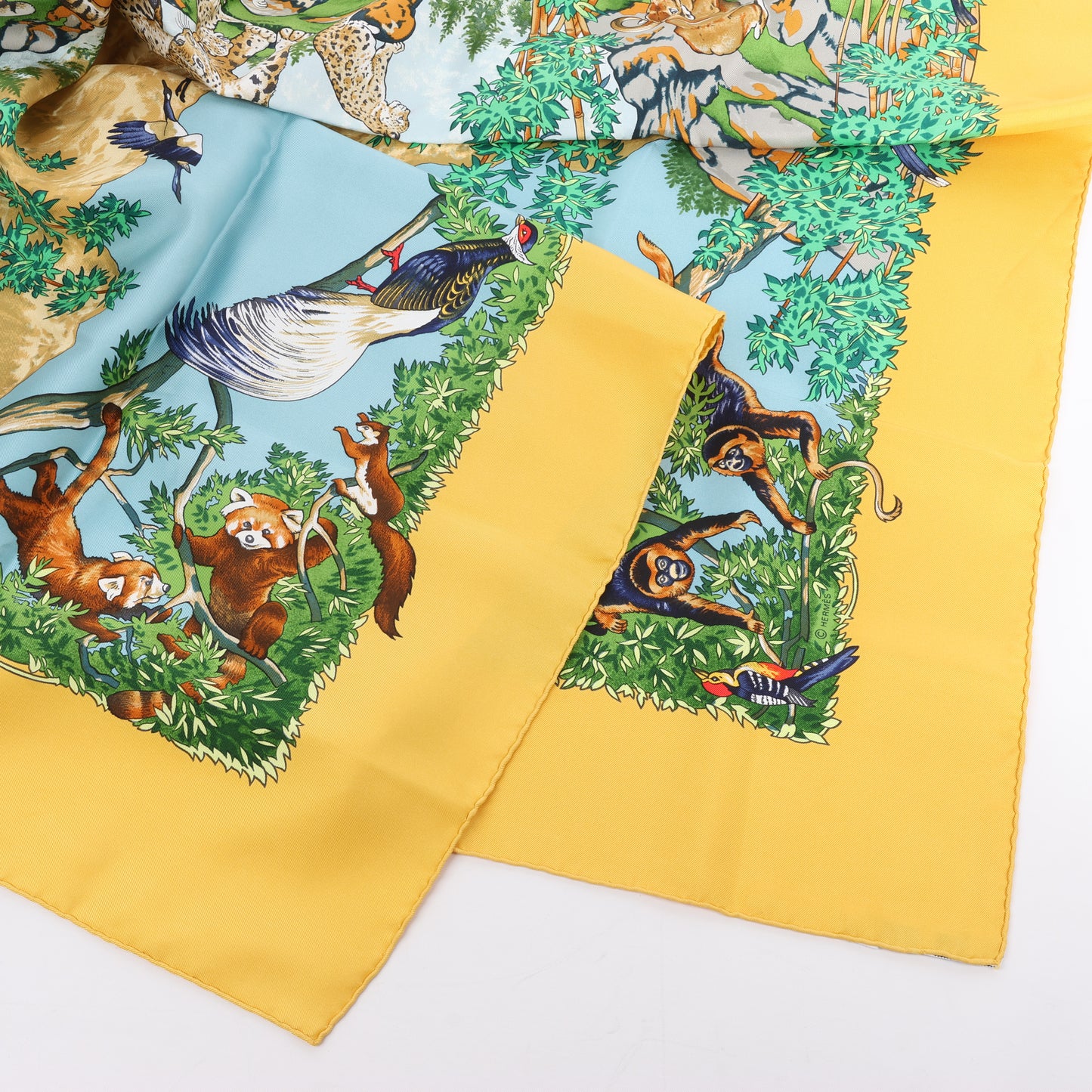 Carré Hermès Carré 90 « SICHUAN » 100 % soie jaune