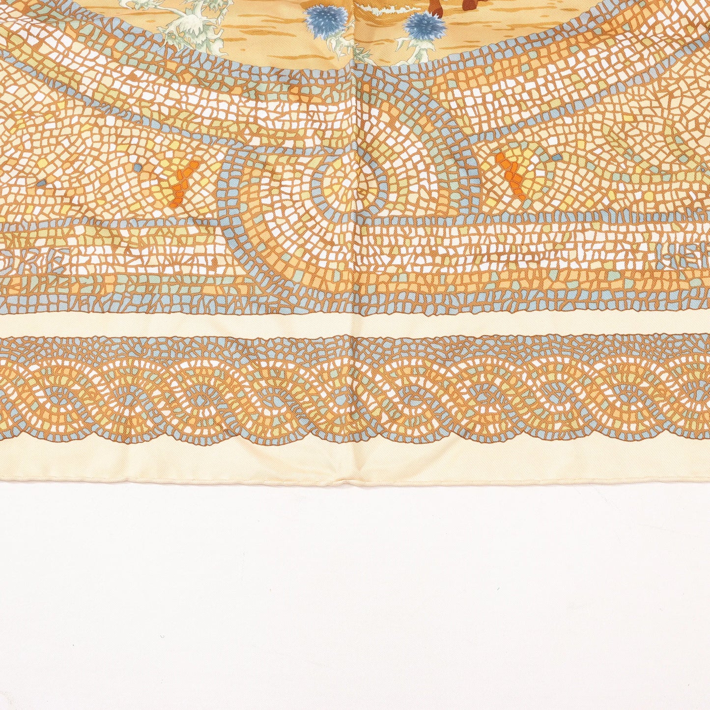 Hermès Carré 90 "SOUS LE CEDRE" Silk handkerchief in Beige