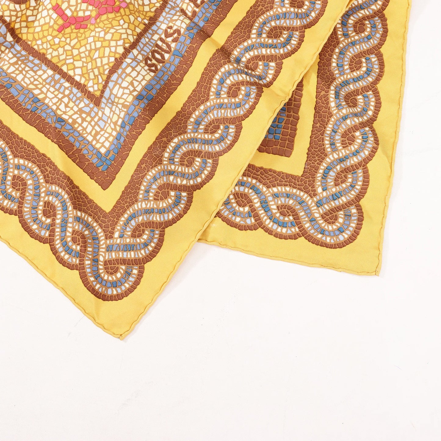 Hermès Carré 90 "SOUS LE CEDRE" Silk handkerchief in Brown