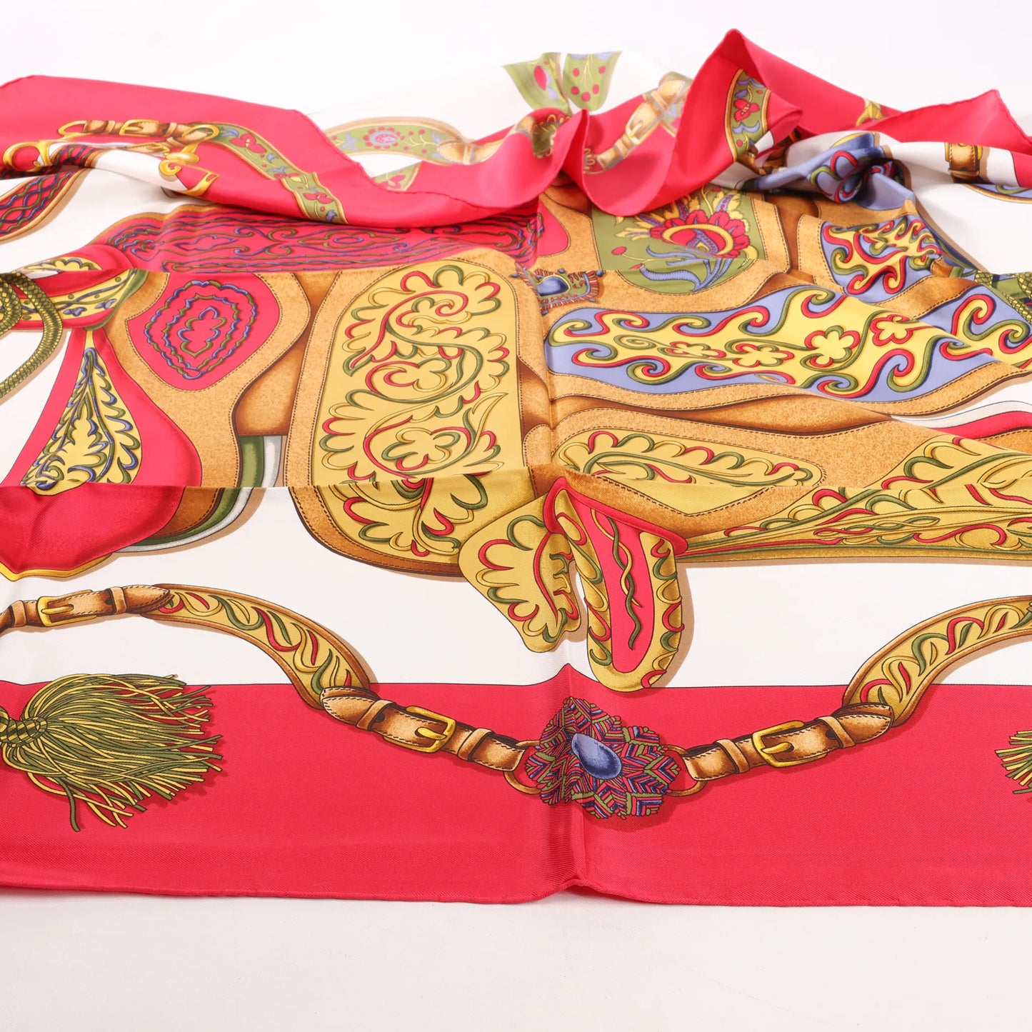 Hermès Carré 90 "Festival des Amazones" Silk handkerchief in Red