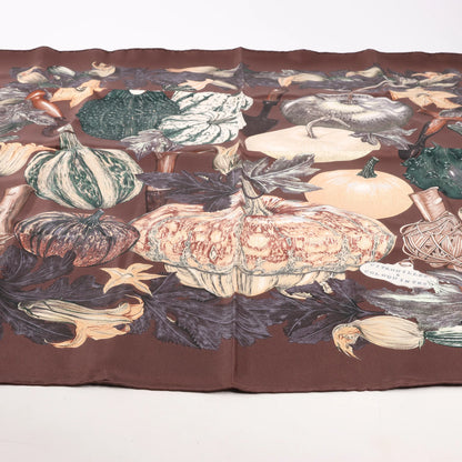 Hermès Carré 90 "CITROUILLES&COLOQU INTES" Silk handkerchief in Brown