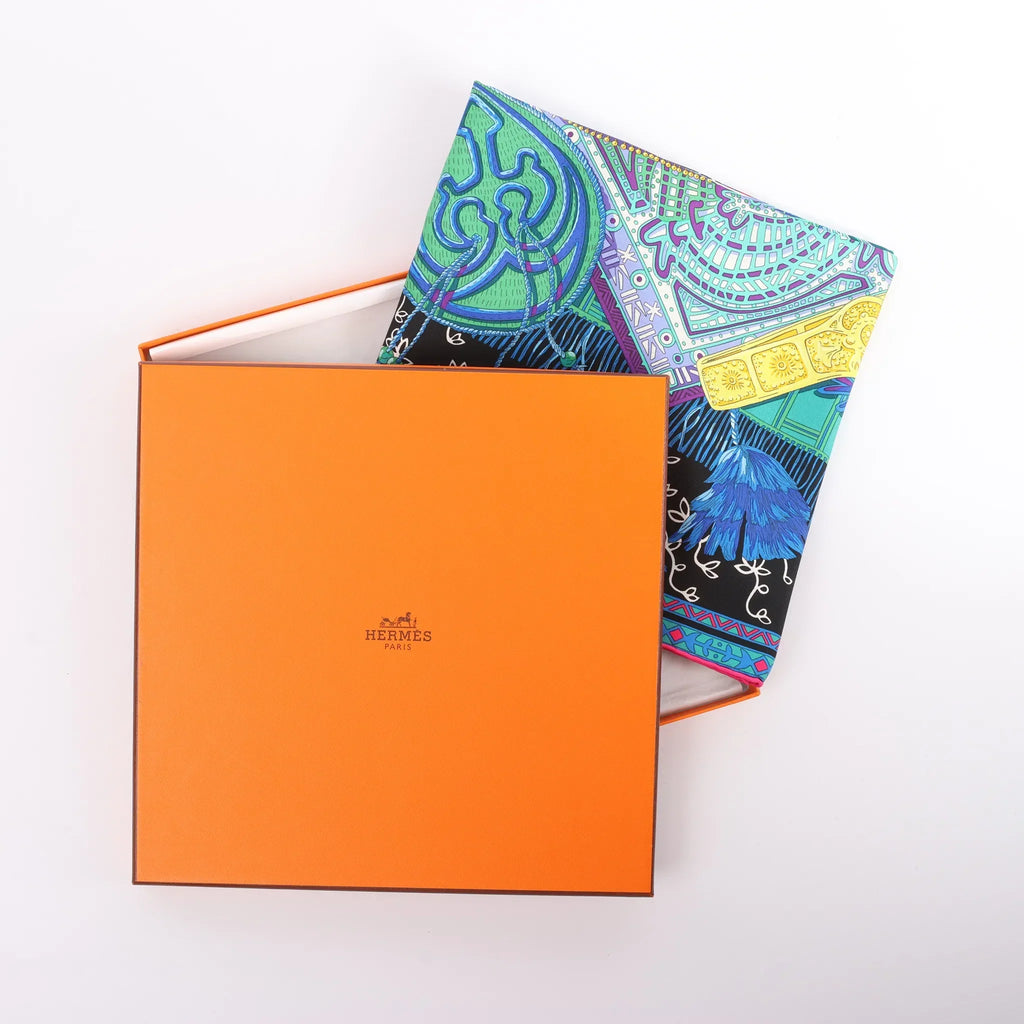 Hermès Carré 90 "CAVALIERS DU CAUCAS" Silk handkerchief in Blue