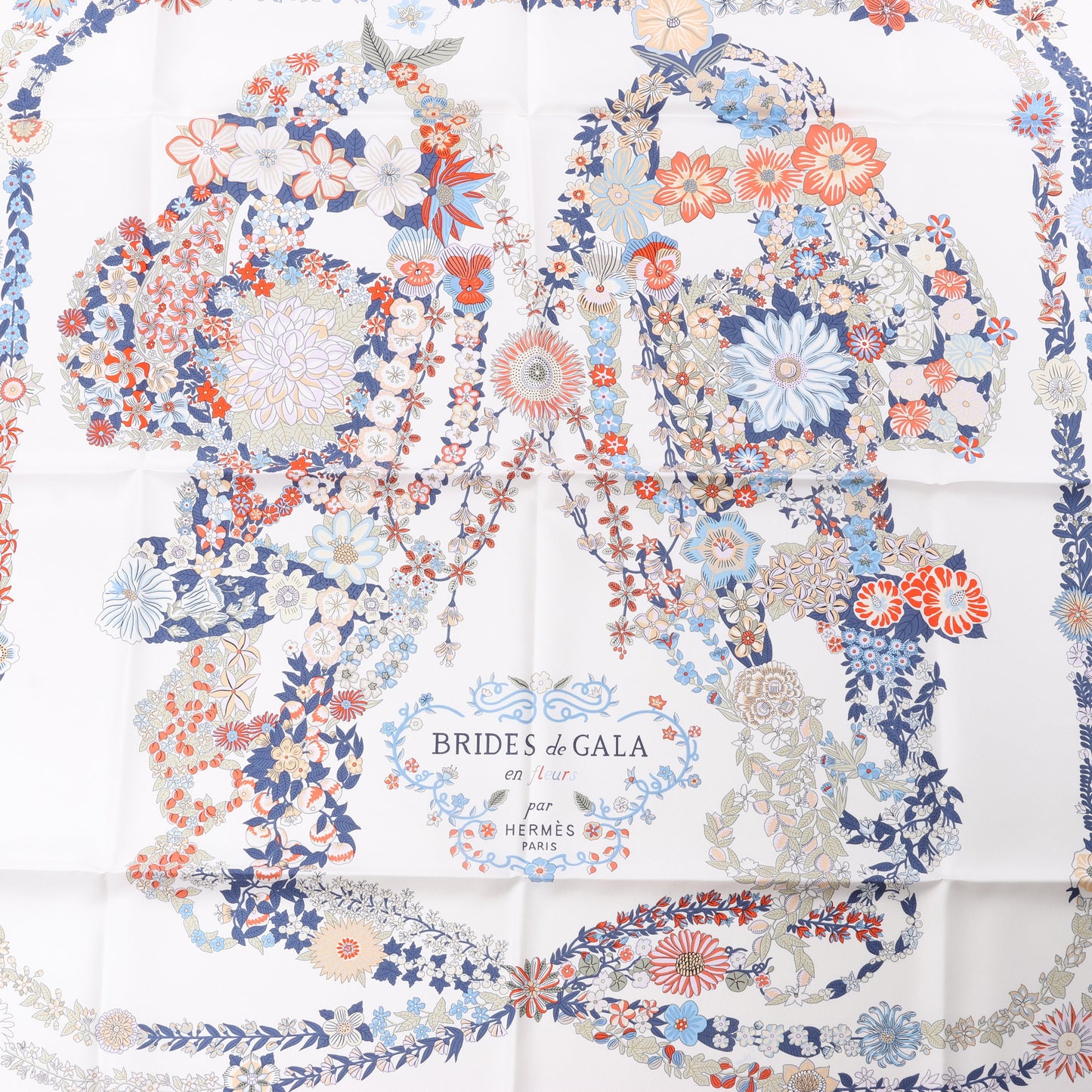 Hermès Carré 90 "RIDES DE GALA EN FLEURS" Foulard 100% Soie en Beige