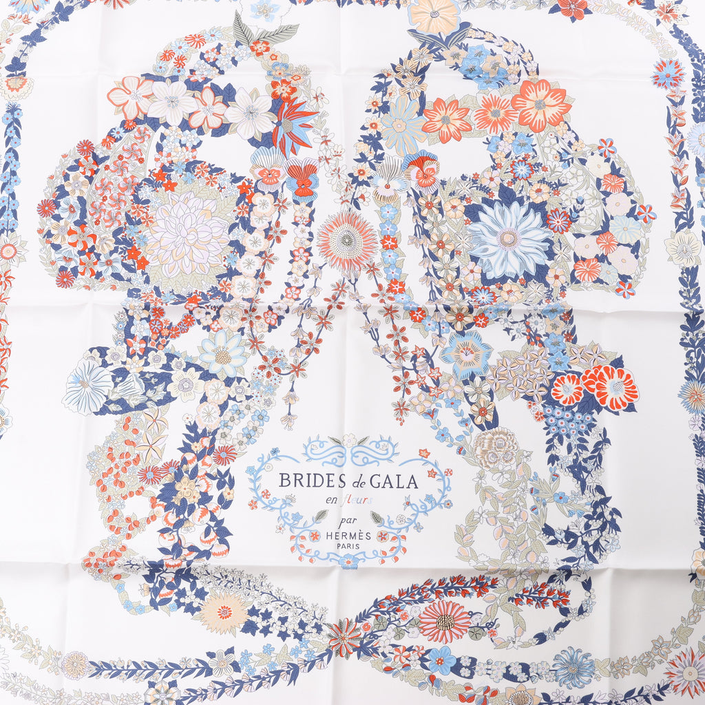 Hermès Carré 90 "RIDES DE GALA EN FLEURS" 100% Silk Scarf in Beige