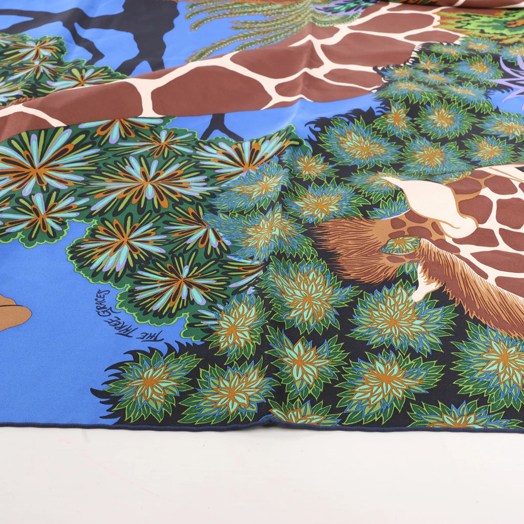 Hermès Carré 90 "THE THREE GRACES" Silk handkerchief in Navy Blue