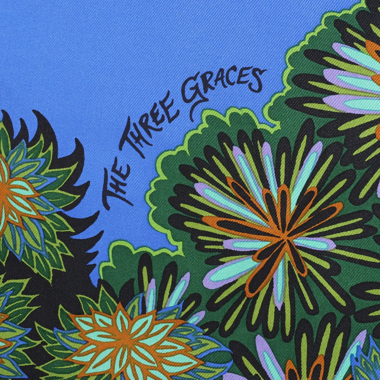 Hermès Carré 90 „DIE DREI GRACES“ Seidentaschentuch in Marineblau