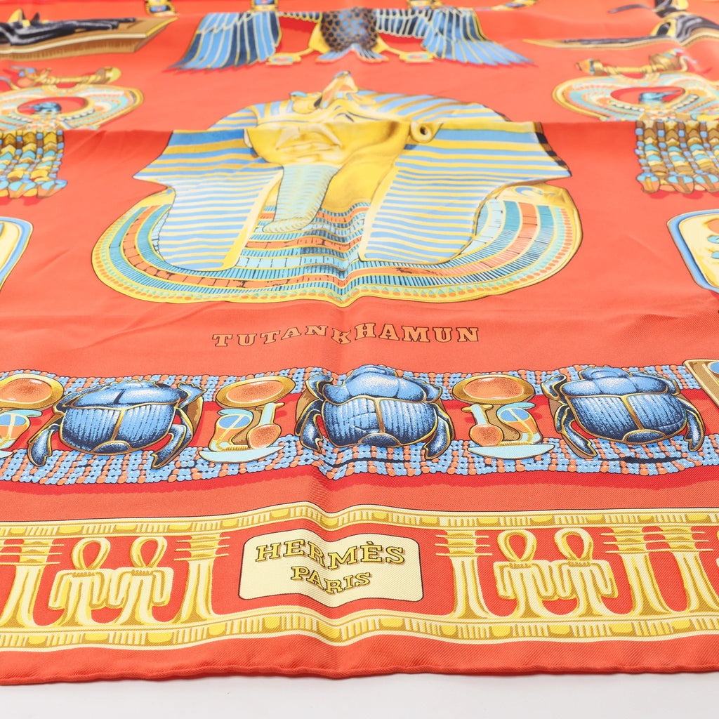 Hermès Carré 90 "TUTANKHAMUN" Silk handkerchief in Orange