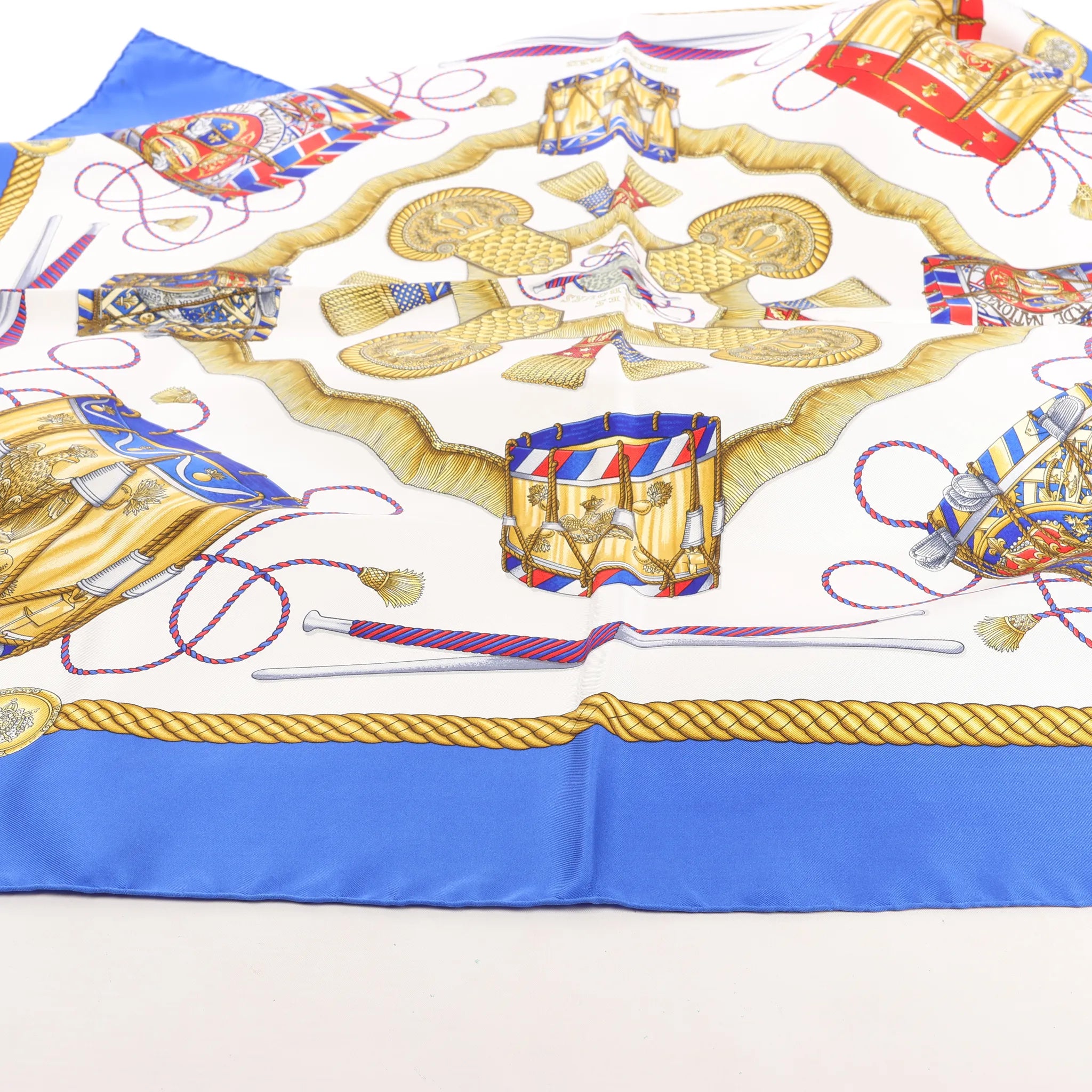 Hermès Carré 90 "Tambour no Taiko" Silk handkerchief in Blue