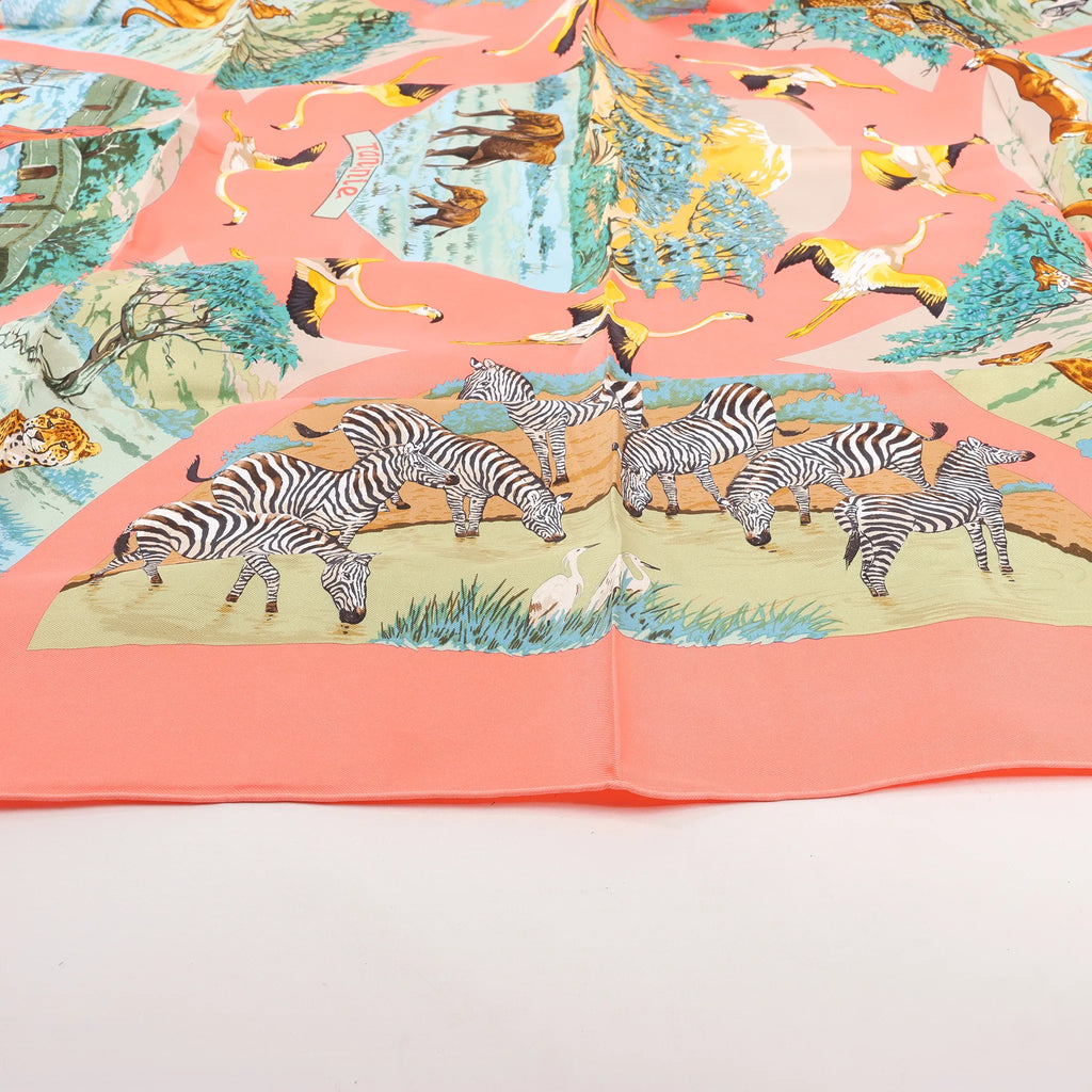 Hermès Carré 90 "Tanzanie" Silk handkerchief in Pink