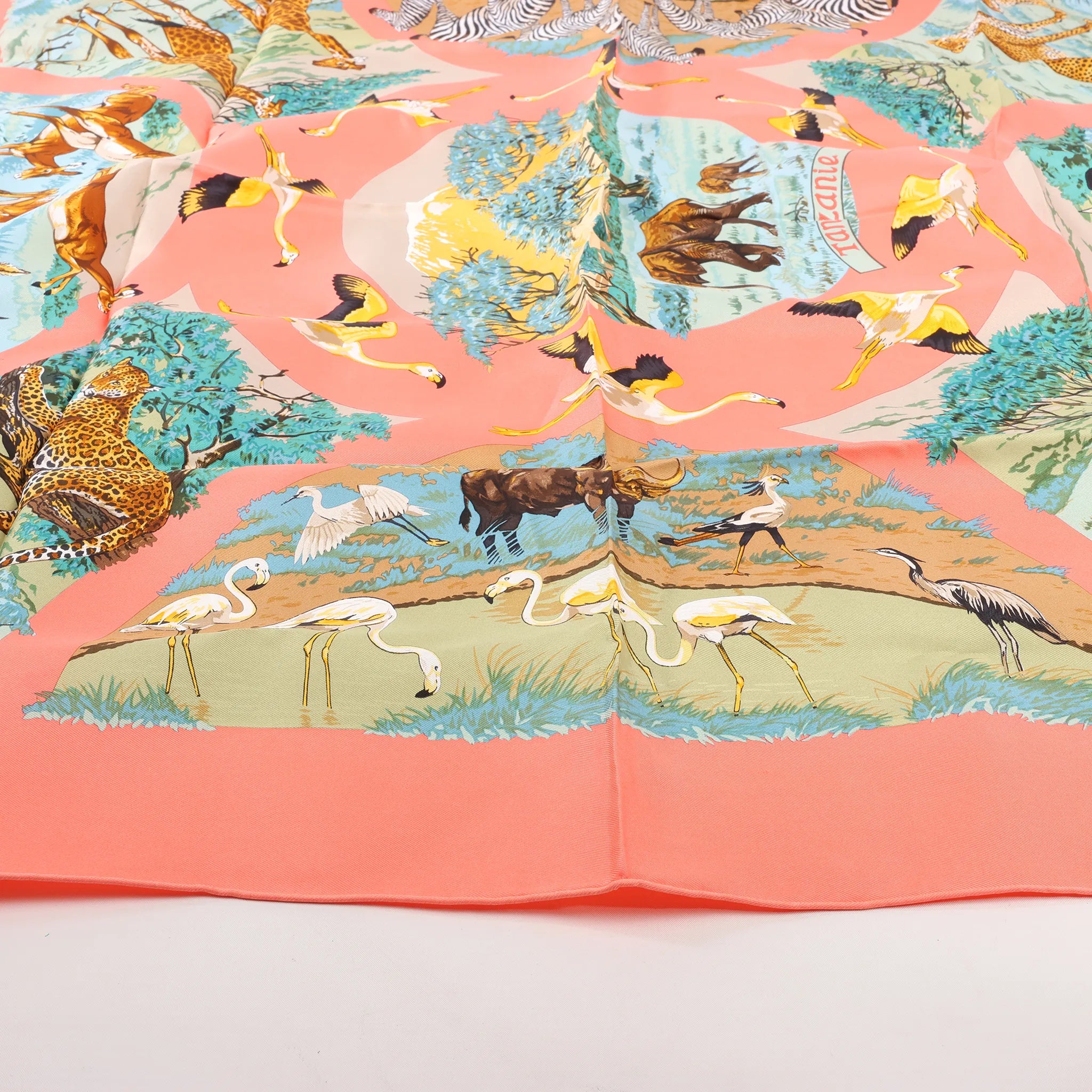 Hermès Carré 90 "Tanzanie" Silk handkerchief in Pink