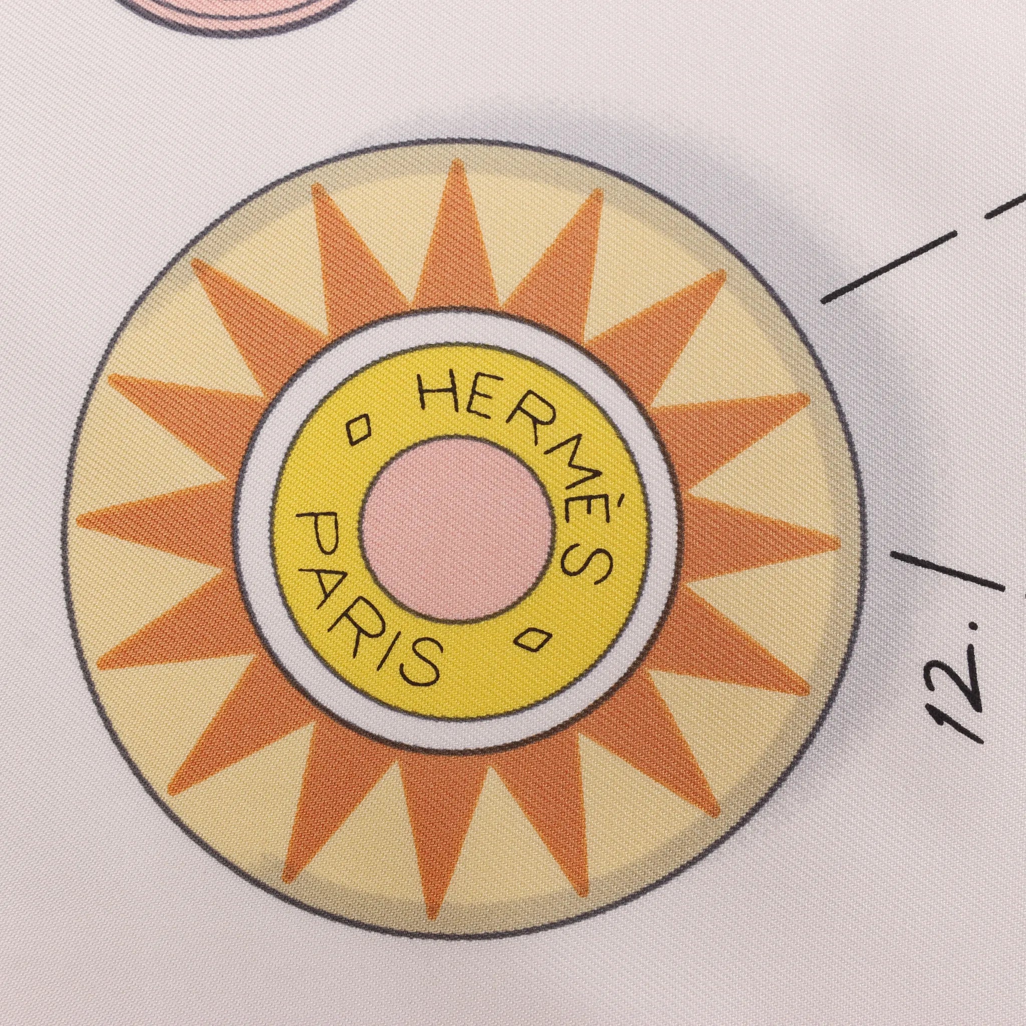 Pañuelo de seda Hermès Carré 90 "Té para dos" en color naranja