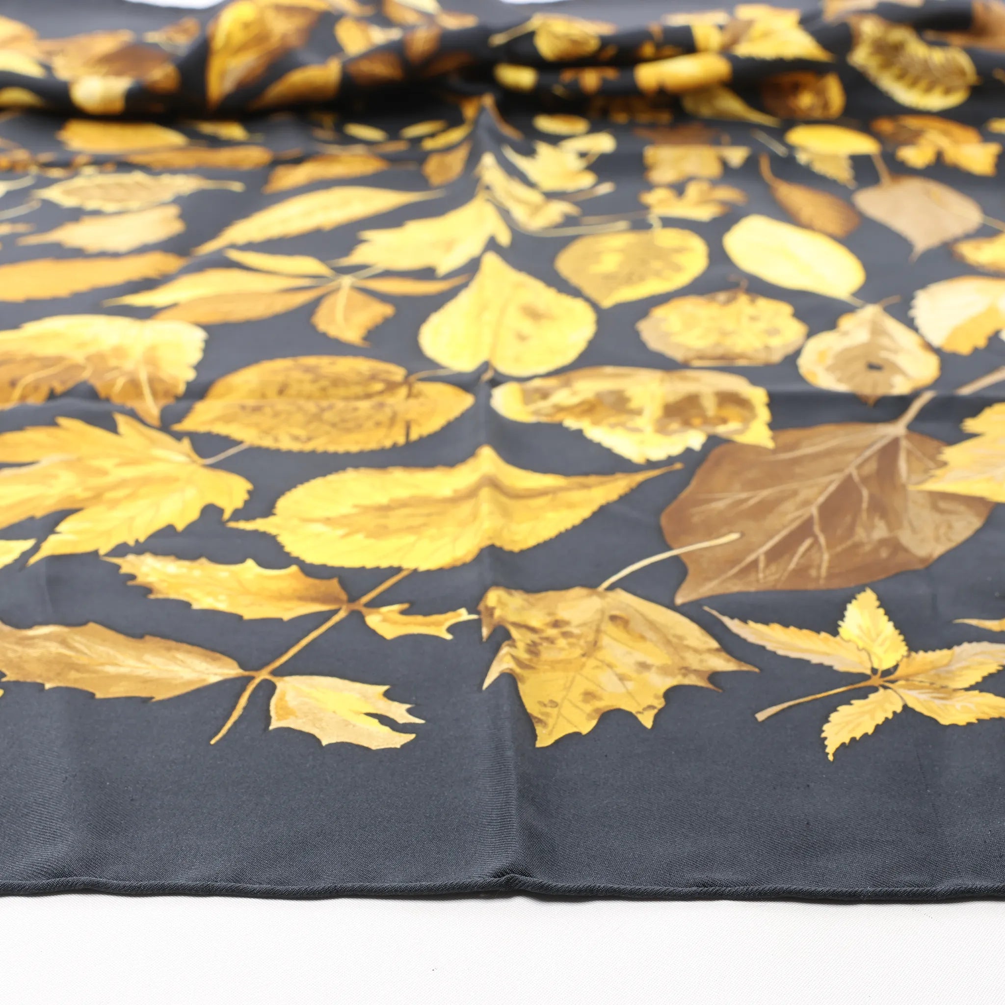 Hermès Carré 90 "Tourbillon" Silk handkerchief in Black