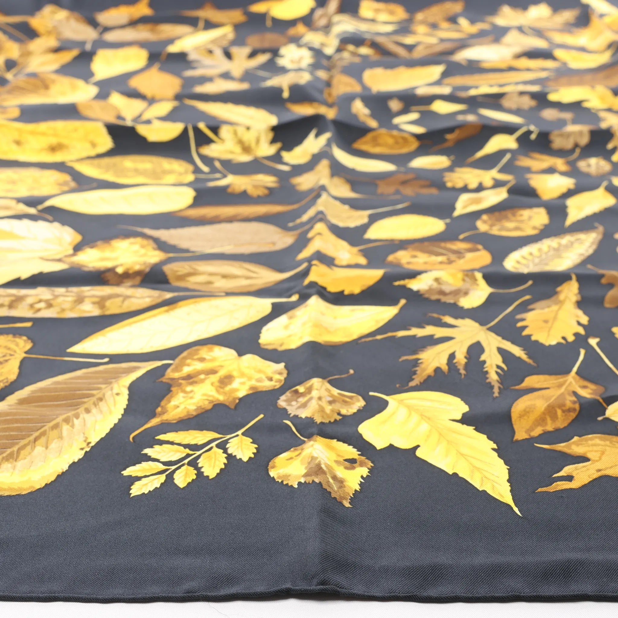 Hermès Carré 90 "Tourbillon" Silk handkerchief in Black