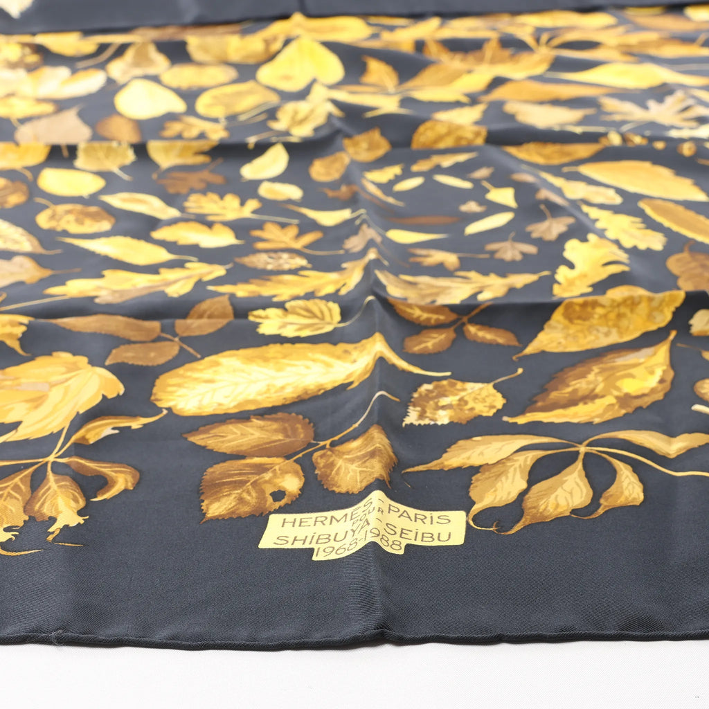 Hermès Carré 90 "Tourbillon" Silk handkerchief in Black